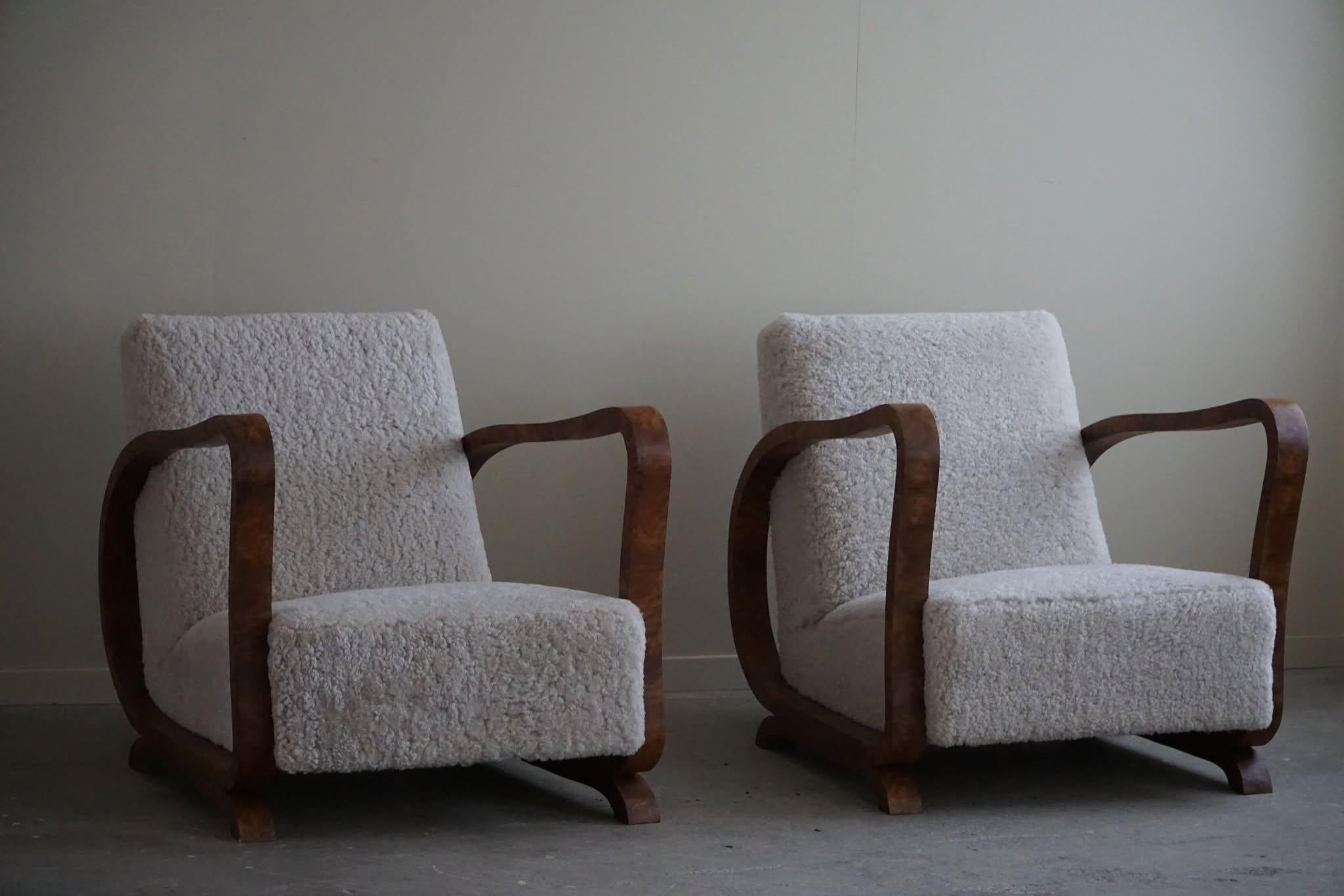 Pair of Danish Art Deco Lounge Chairs, Reupholstered, Lambswool & Walnut, 1930s In Good Condition In Odense, DK
