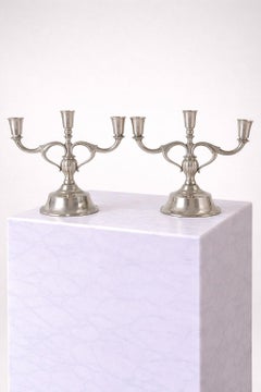 Pareja de candelabros daneses Art Decó de peltre de Just Andersen, años 30