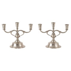 Pareja de candelabros daneses Art Decó de peltre de Just Andersen, años 30