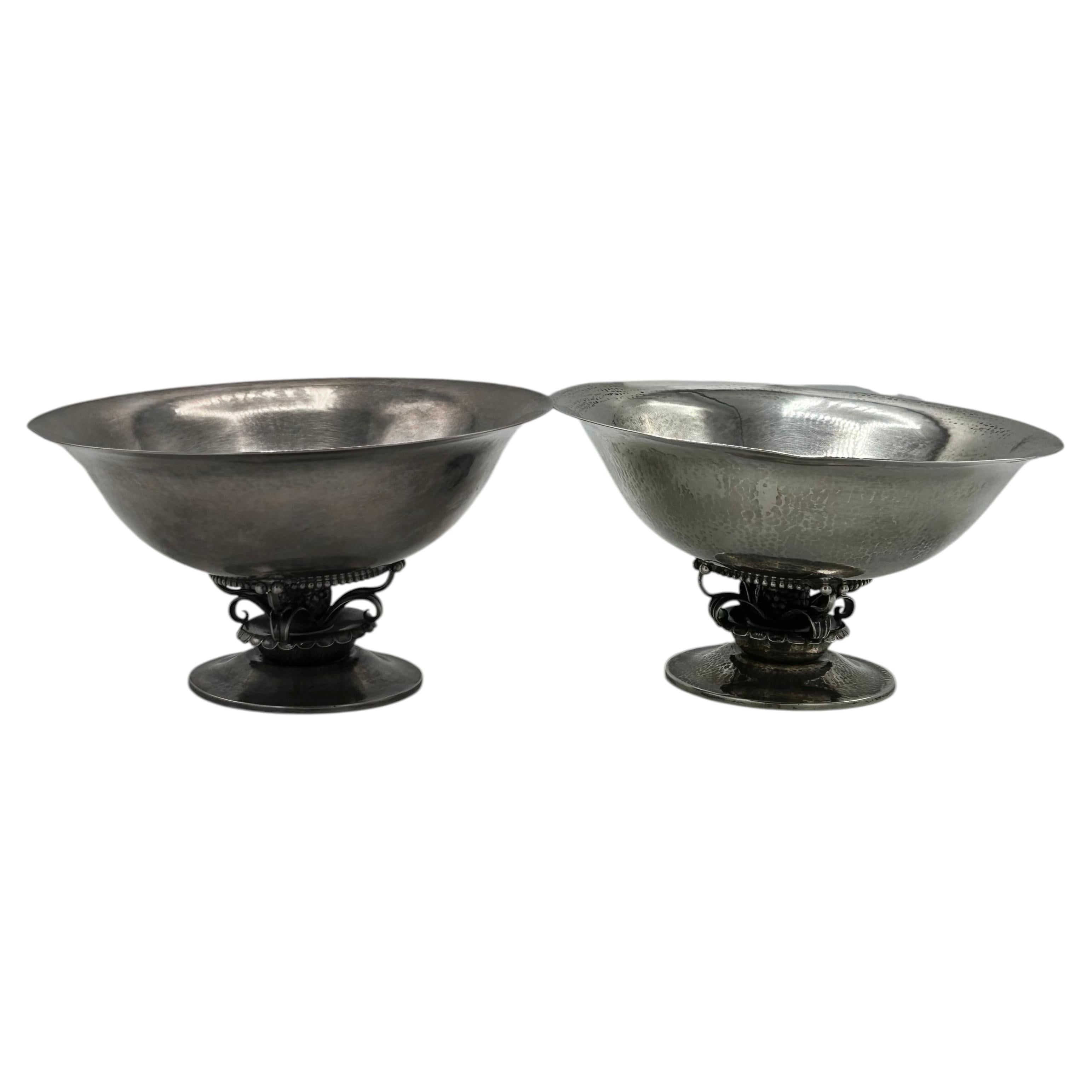 Paire de centres de table danois en argent Sterling Art Deco par Georg Jensen en vente