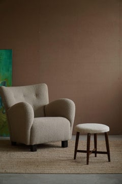 Ein Paar dänische Art-Déco-Hocker mit vier Beinen:: neu gepolstert mit Bouclé:: 1930er Jahre
