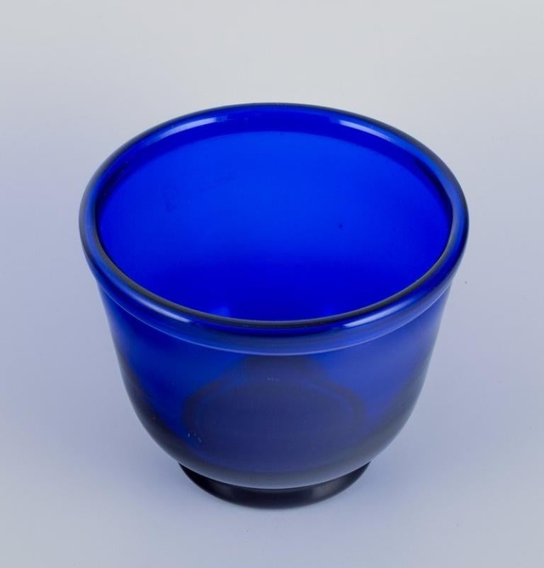 Mid-20th Century Pair of Danish art glass vases in dark blue glass. 1930/40s.  For Sale