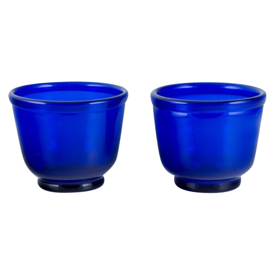 Pair of Danish art glass vases in dark blue glass. 1930/40s.