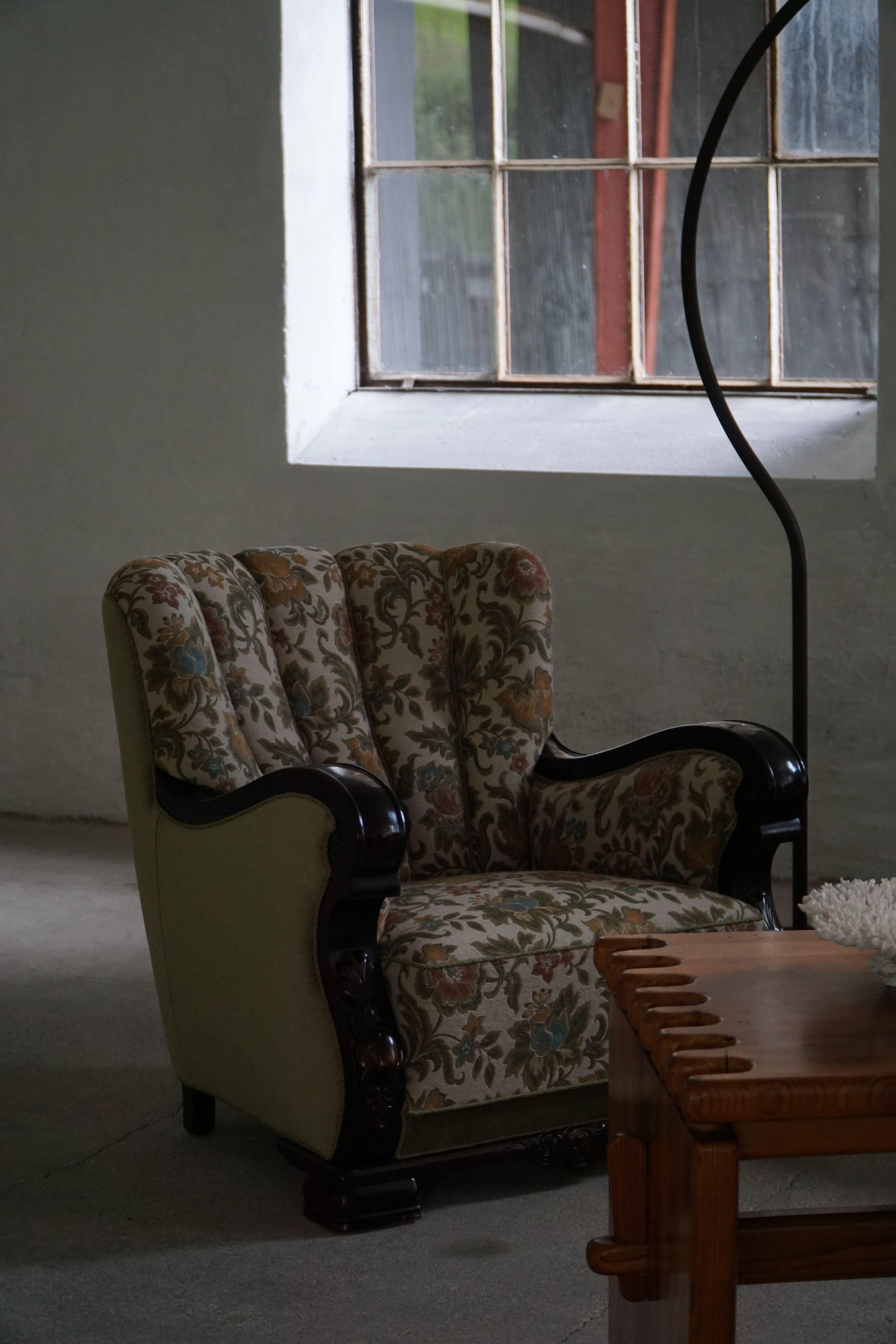 Pair of Danish Art Nouveau Easy Chairs in Floral Embroidered Velour, 1920s For Sale 11