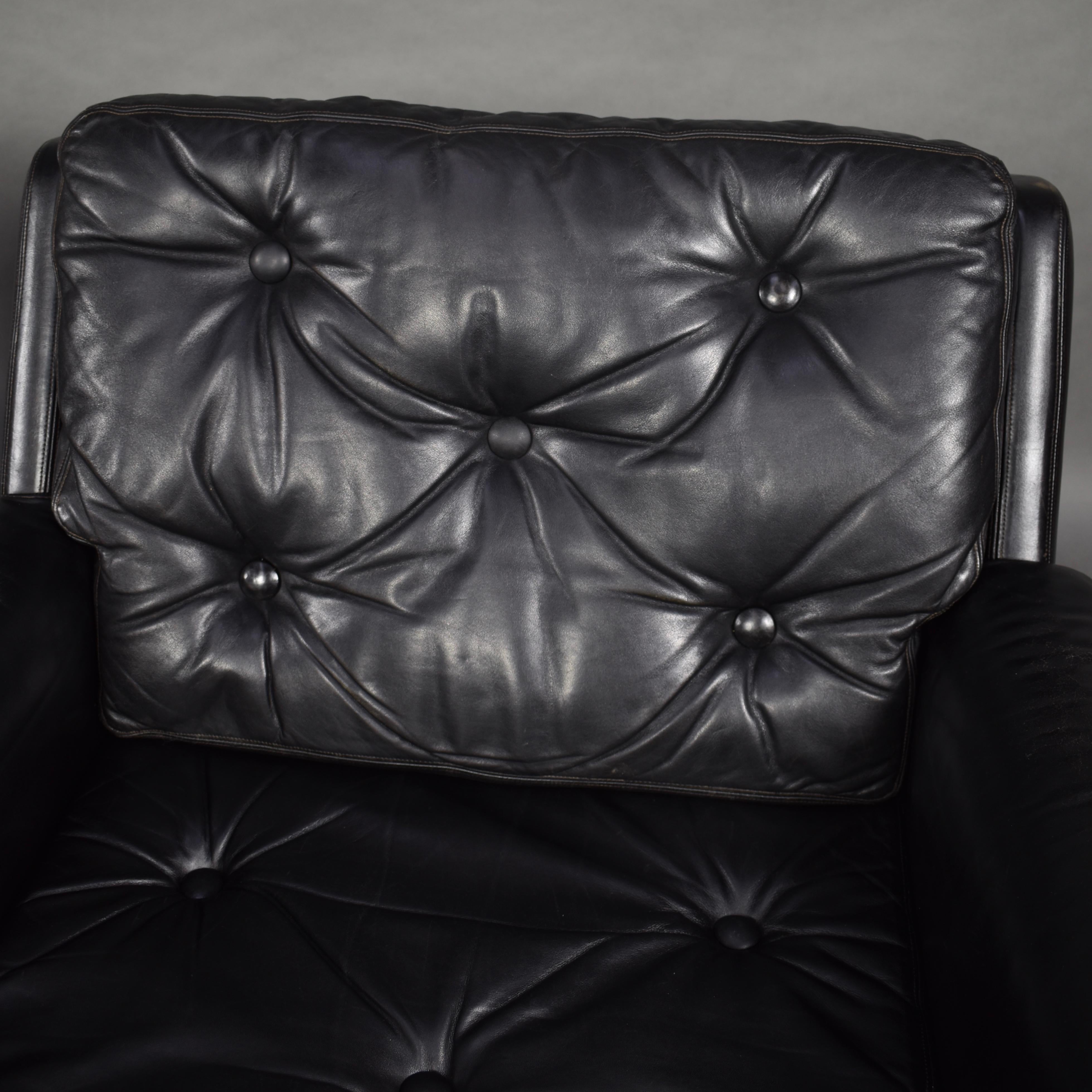 Pair of Danish Black Leather Club Lounge Chairs, circa 1950 4