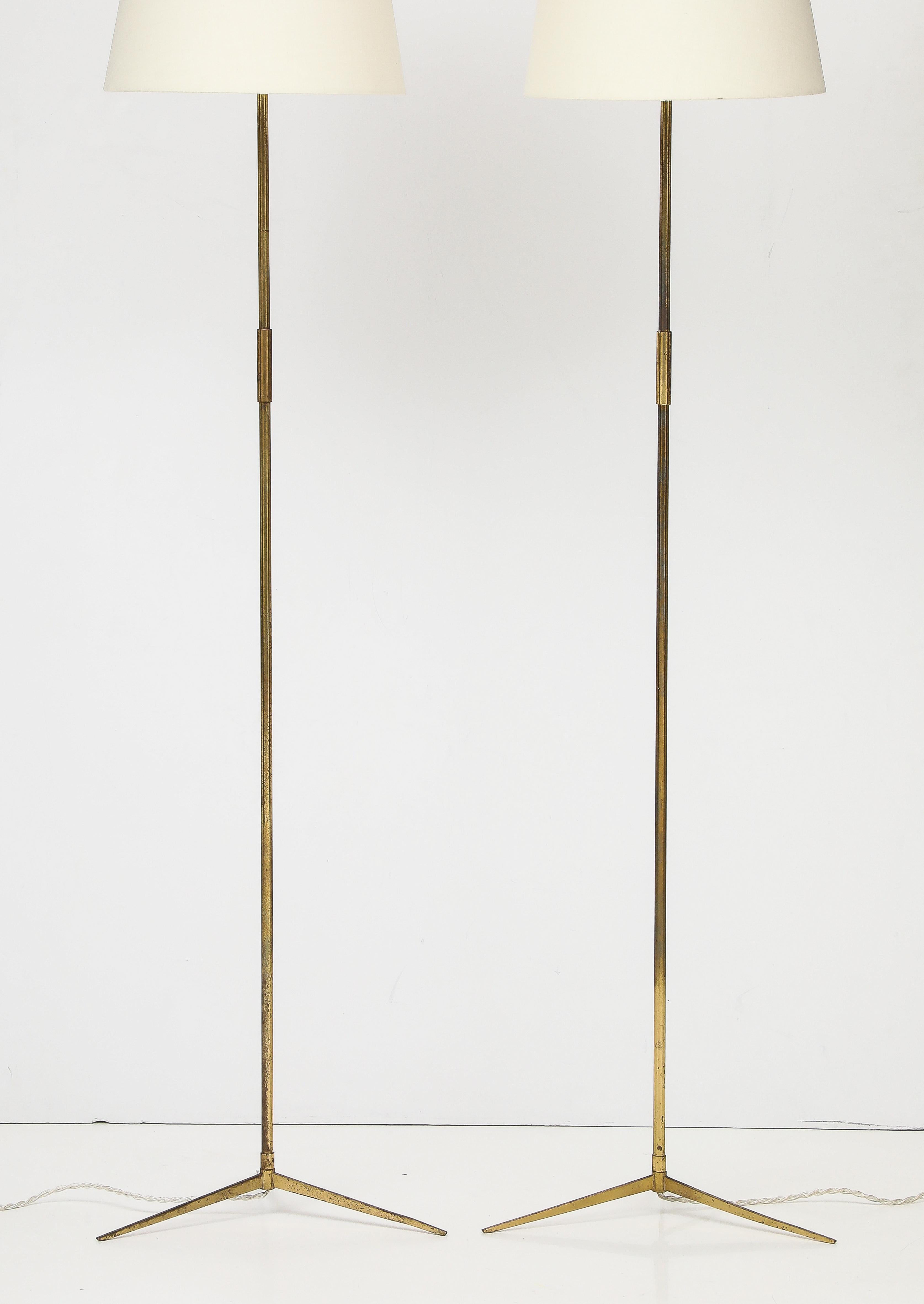 Paire de danois  Lampadaires - Laiton en vente 5