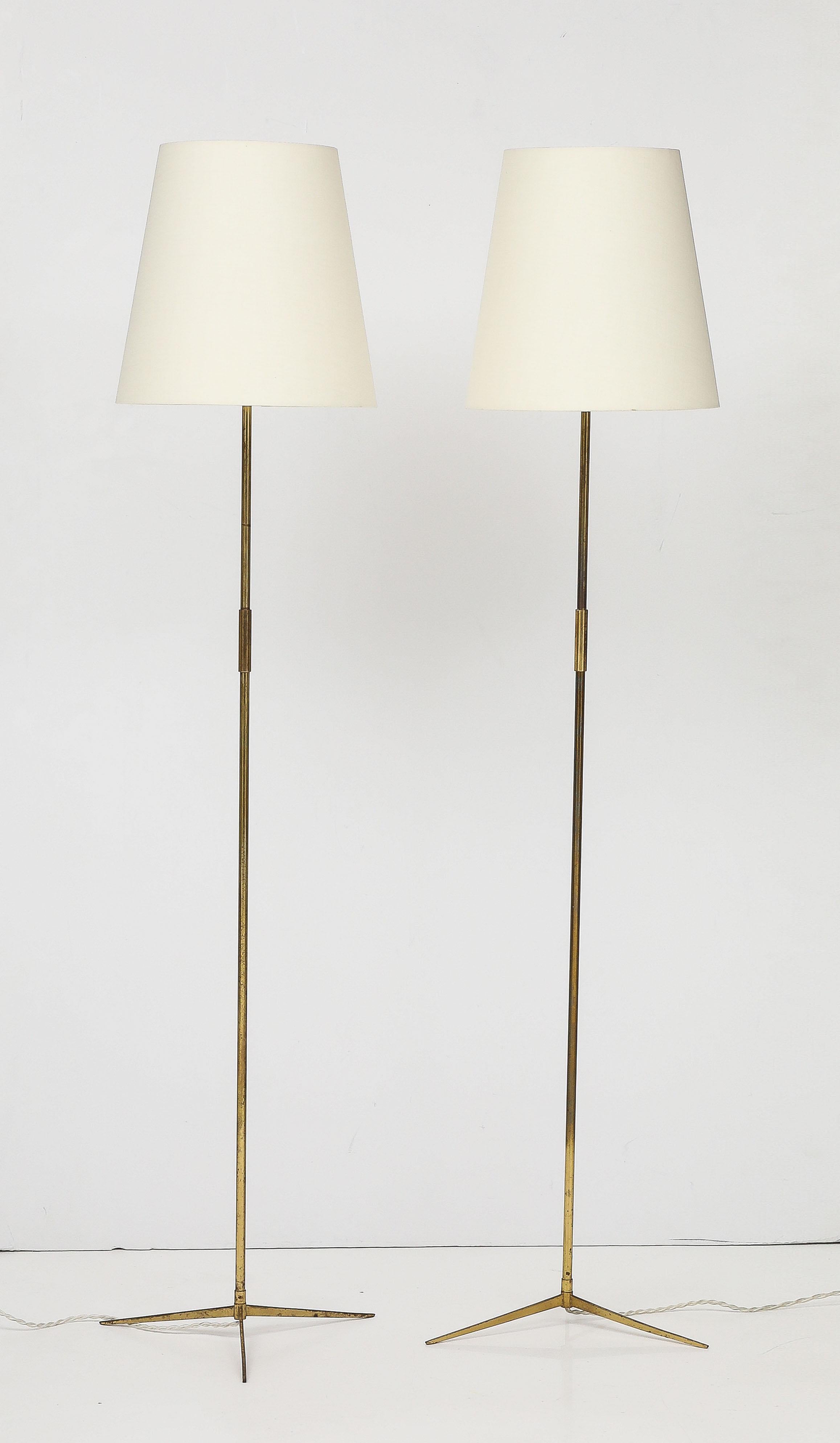 Paire de danois  Lampadaires - Laiton en vente 2