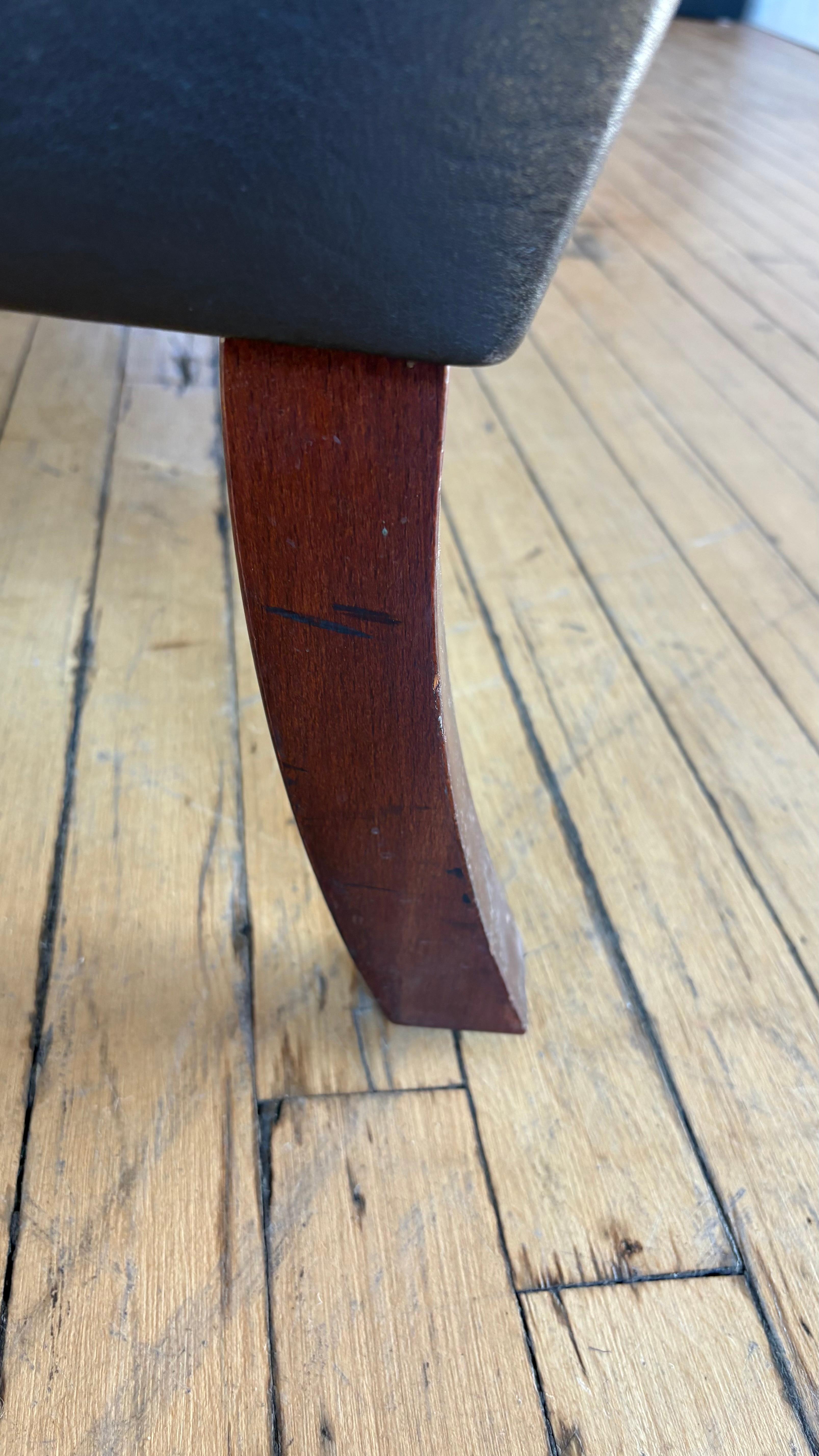 Cuir Paire de fauteuils club danois en cuir brun en vente