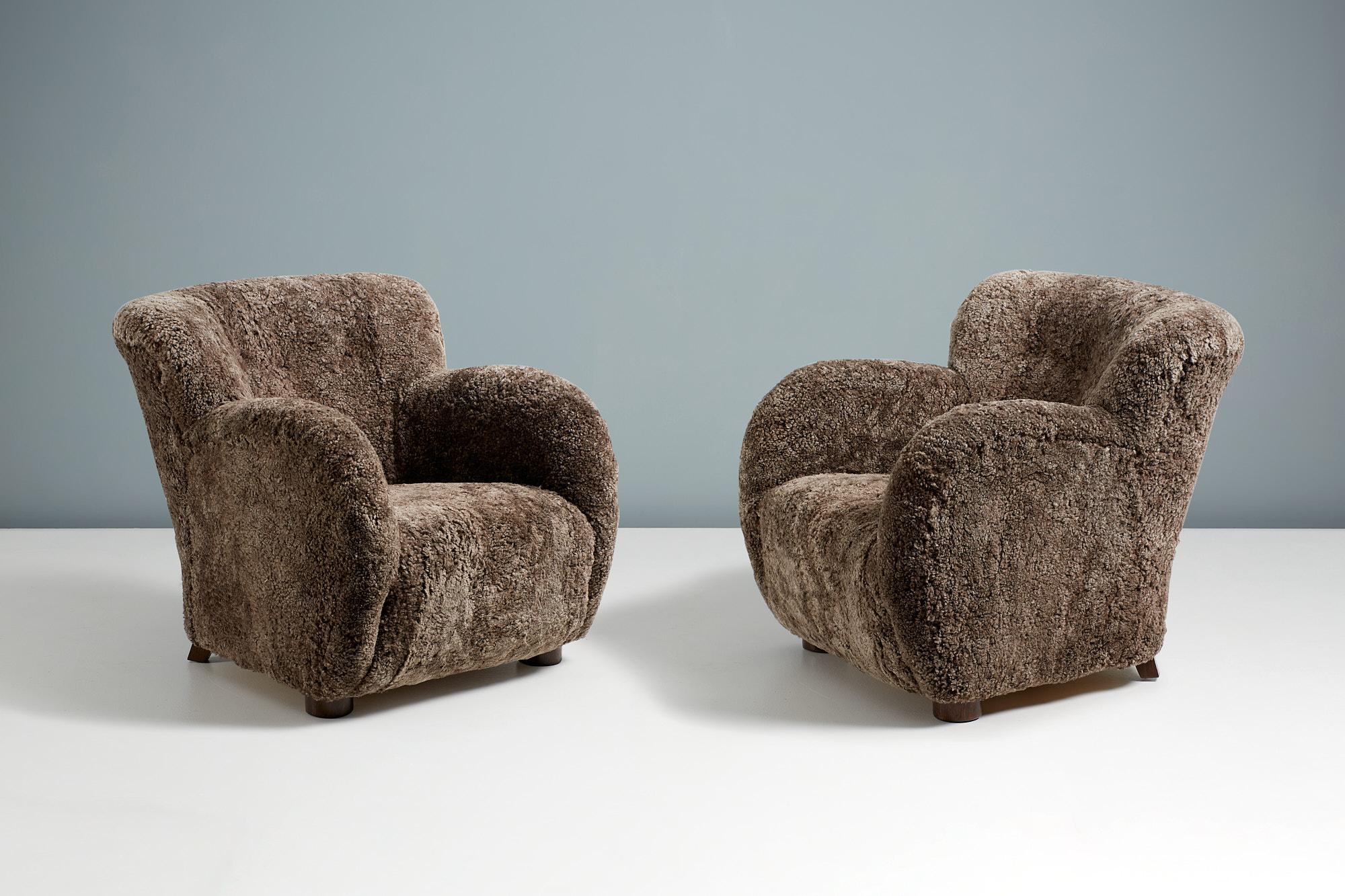 Pair of Danish Cabinetmaker 1940s Sheepskin Armchairs In Excellent Condition In London, GB