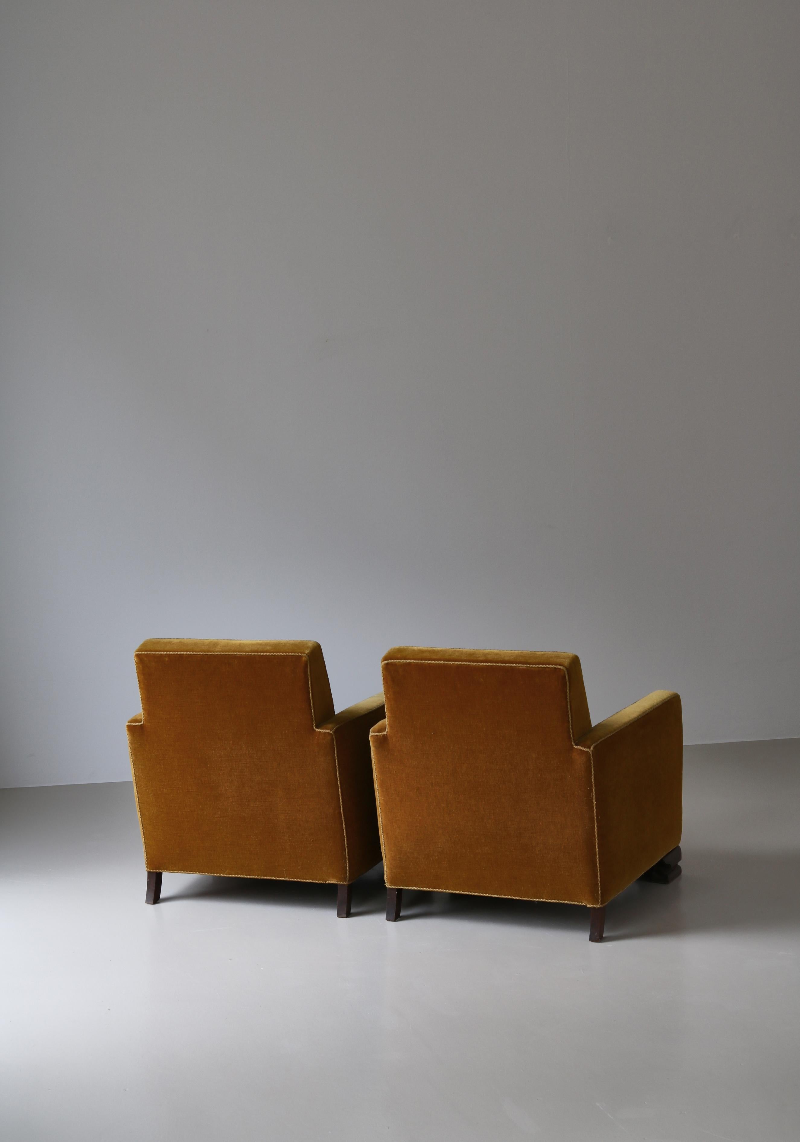 Mid-20th Century Pair of Danish Cabinetmaker Art Deco Lounge Chairs in Yellow Mohair, 1930s For Sale