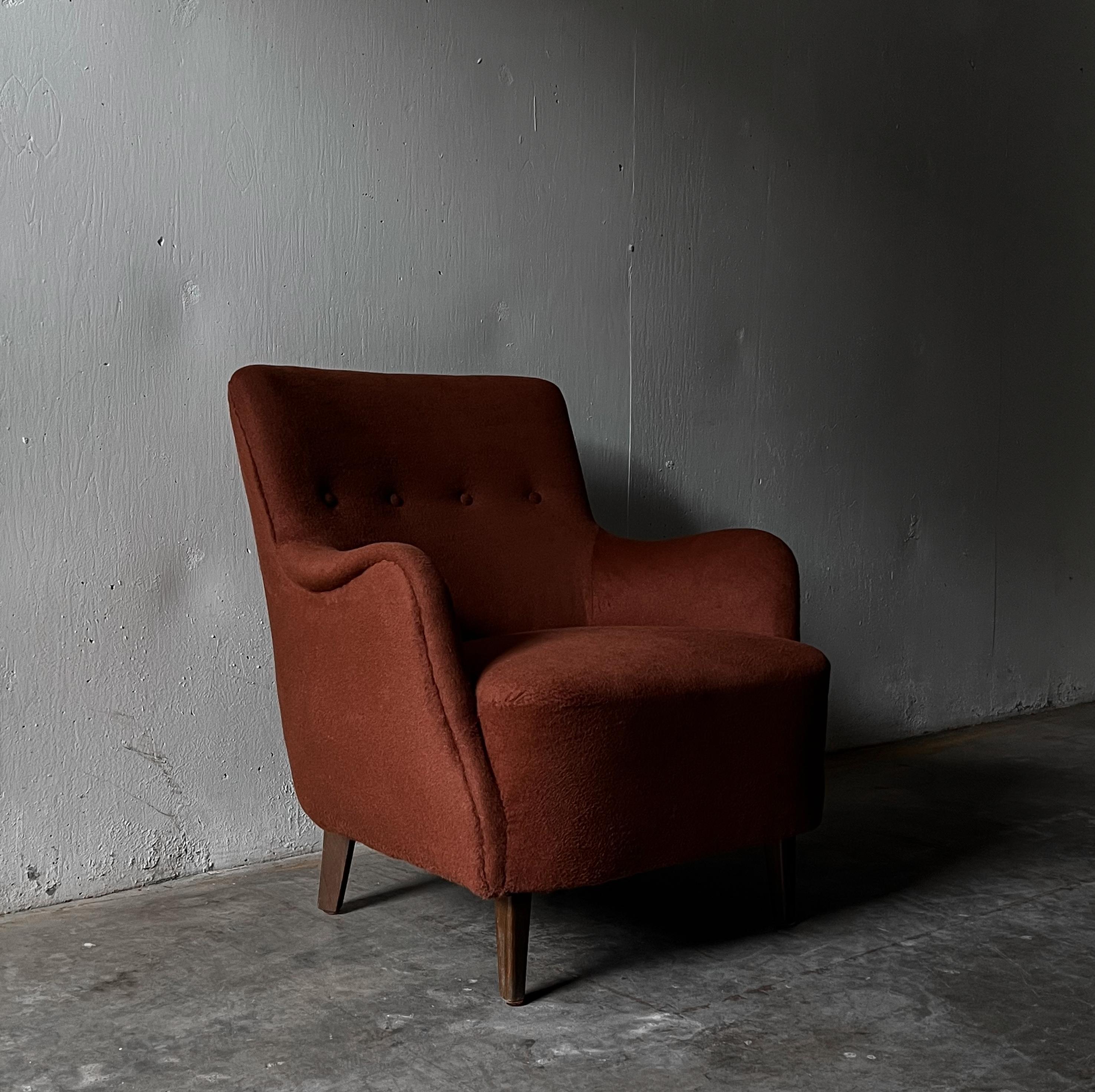 20th Century Pair of Danish Cabinetmaker Lounge Chairs