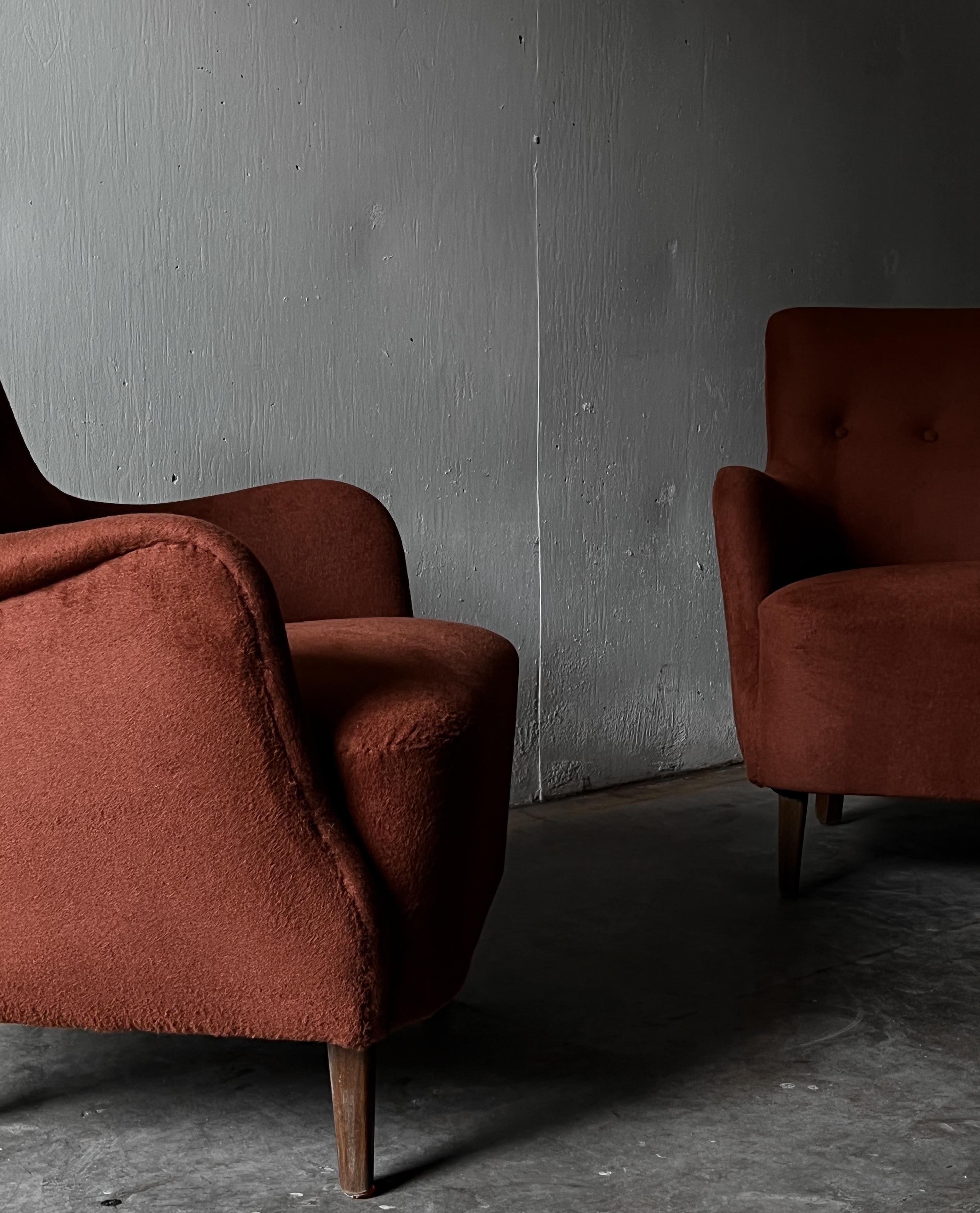 Pair of Danish Cabinetmaker Lounge Chairs 3
