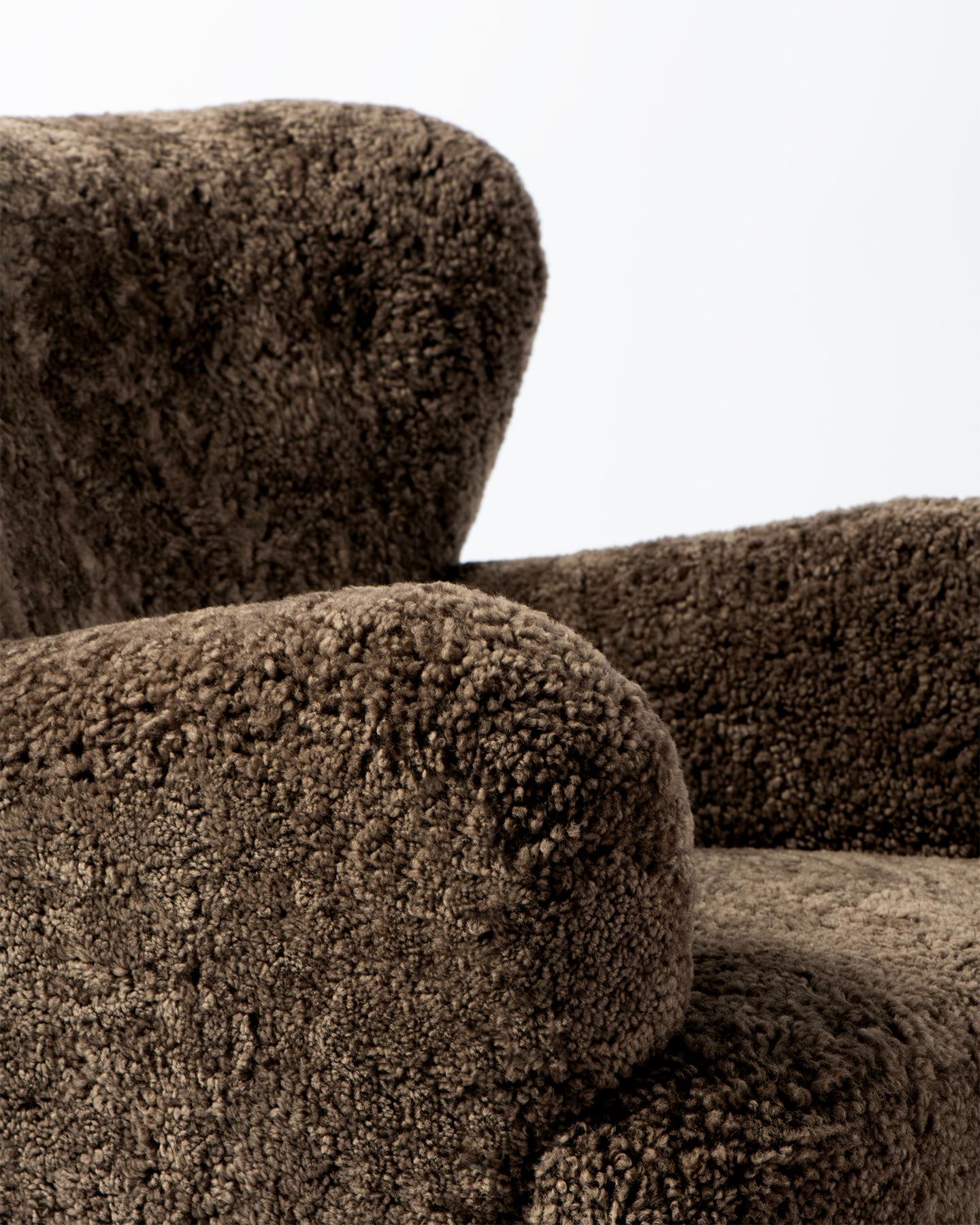 Mid-20th Century Pair of Danish Cabinetmaker Sheepskin Lounge Chairs c1940s For Sale