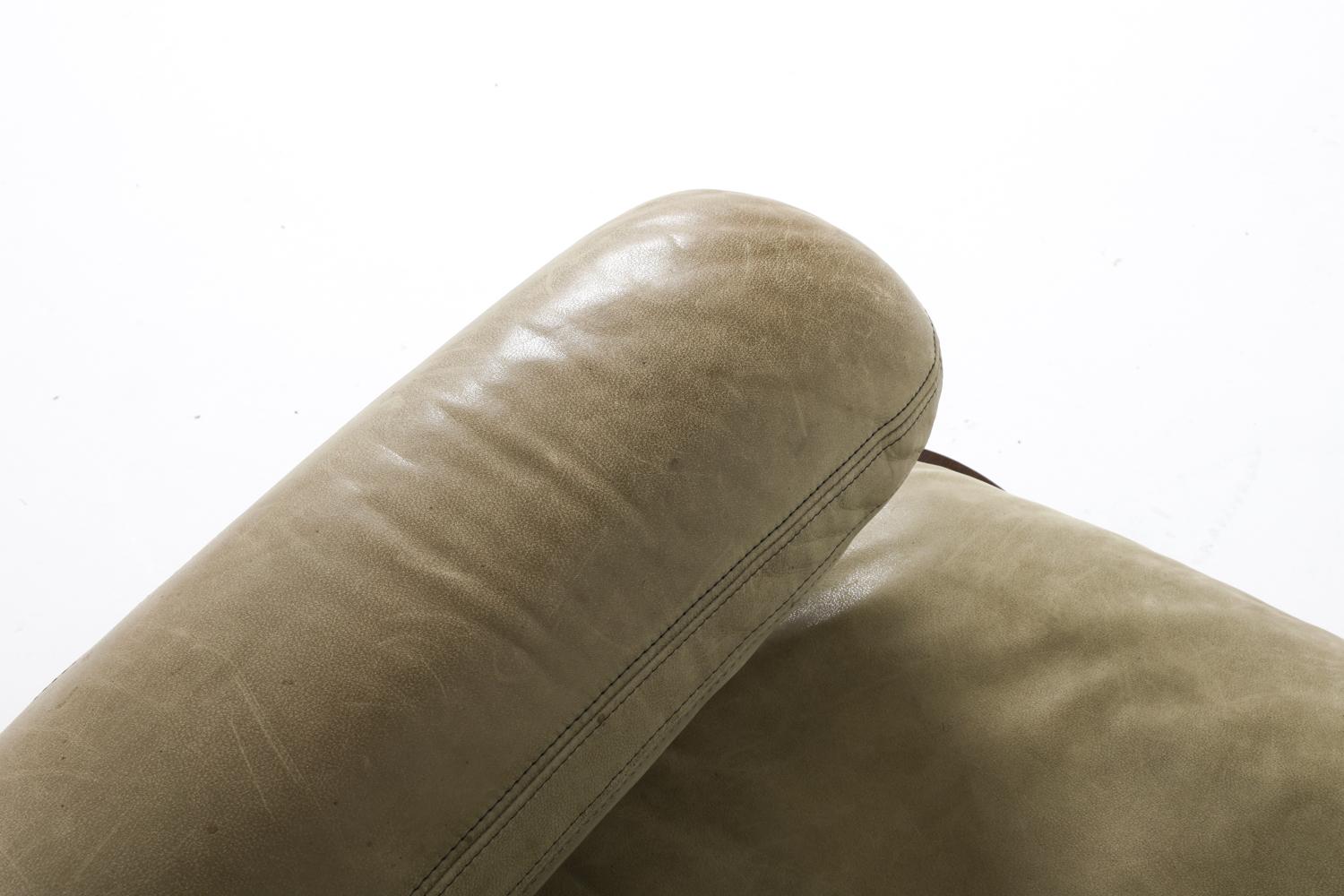 Paire de chaises longues danoises de style Carl Straub en cuir vert, vers 1970 en vente 5