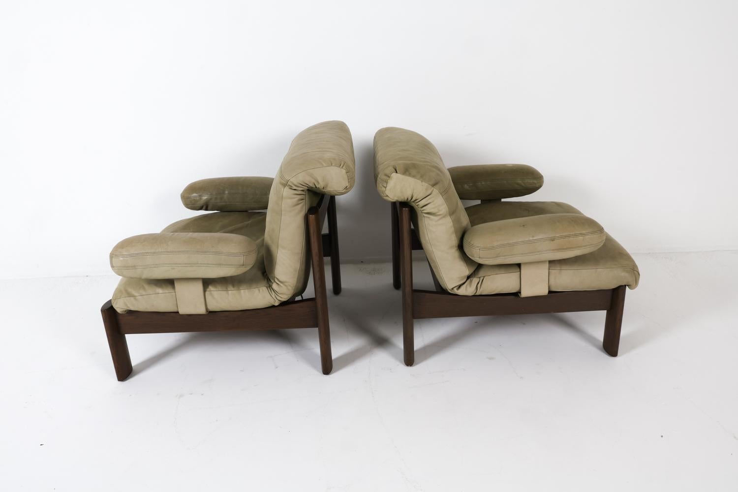 20ième siècle Paire de chaises longues danoises de style Carl Straub en cuir vert, vers 1970 en vente