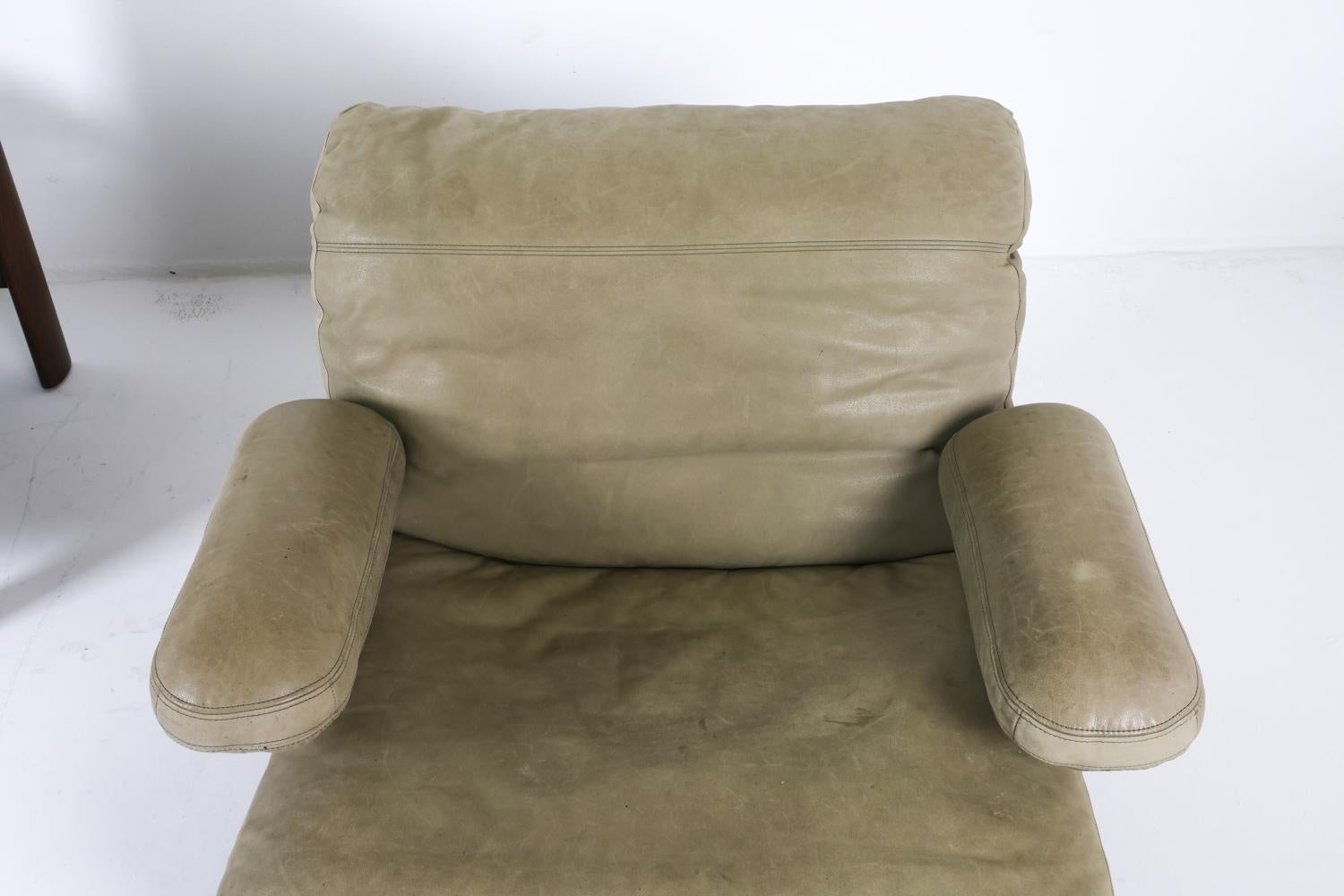Cuir Paire de chaises longues danoises de style Carl Straub en cuir vert, vers 1970 en vente