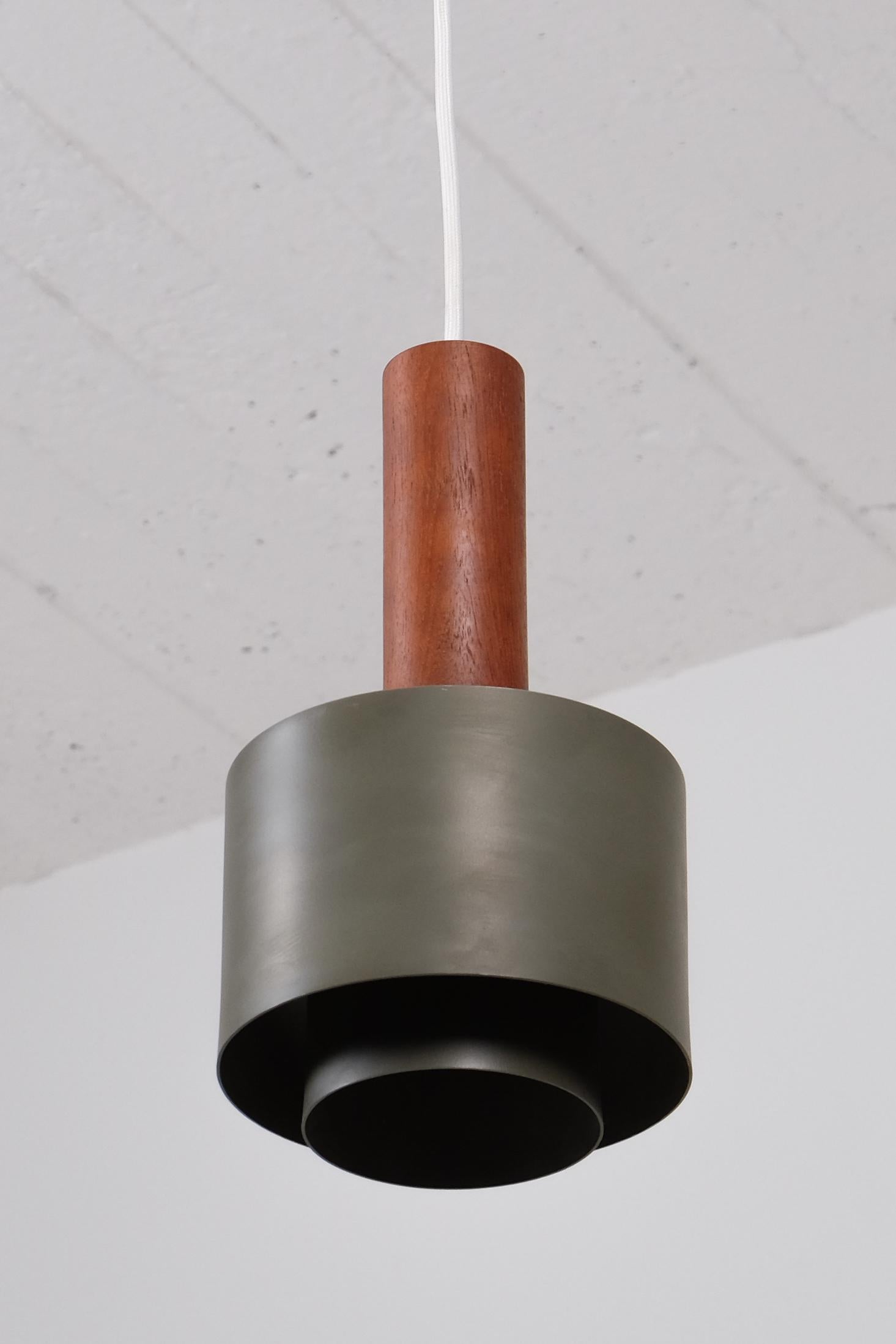 Paire de plafonniers danois, années 1960 Bon état - En vente à Stockholm, SE