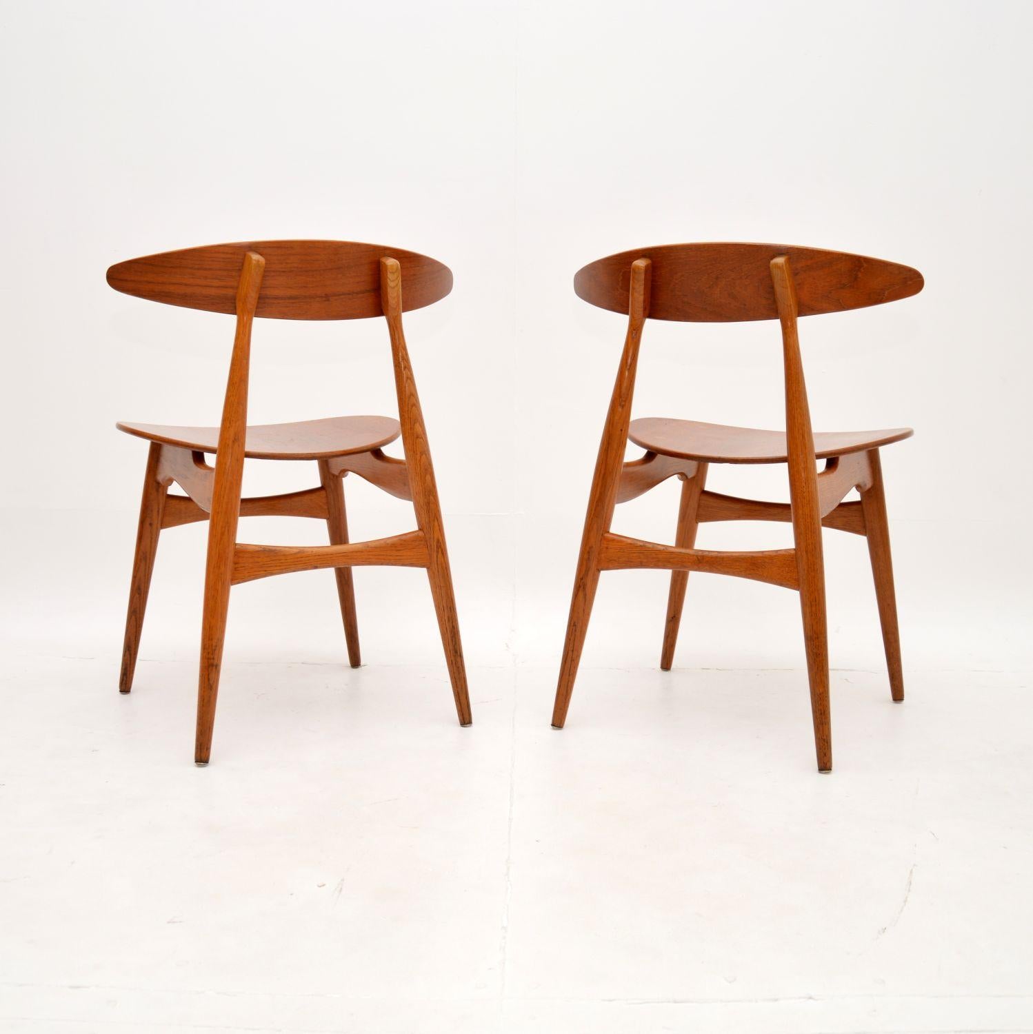 Paar dänische Stühle „CH33“ von Hans Wegner für Carl Hansen & Son (Dänisch) im Angebot
