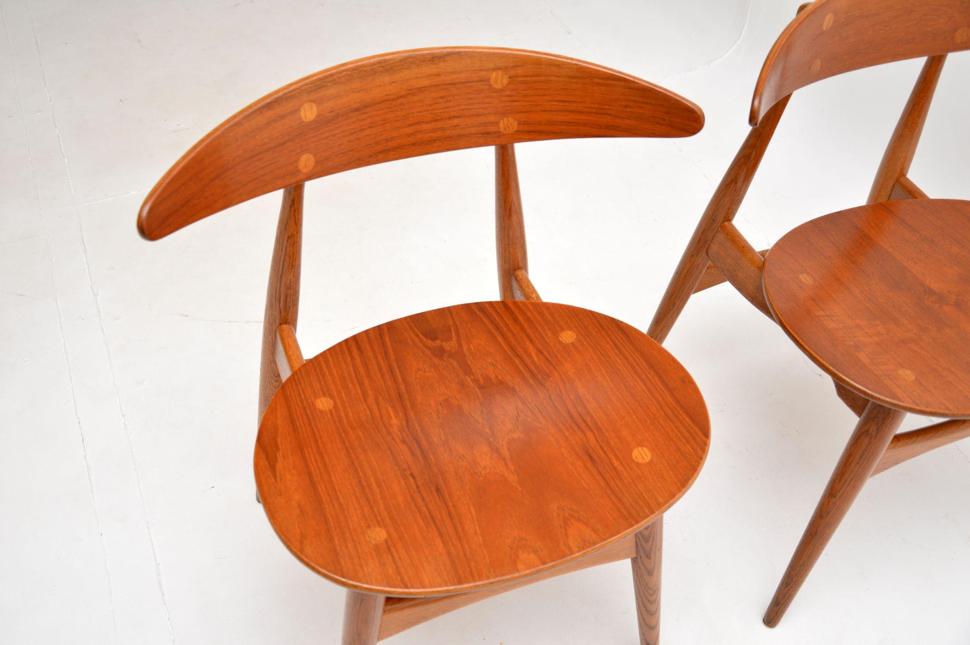 Paar dänische Stühle „CH33“ von Hans Wegner für Carl Hansen & Son (Mitte des 20. Jahrhunderts) im Angebot