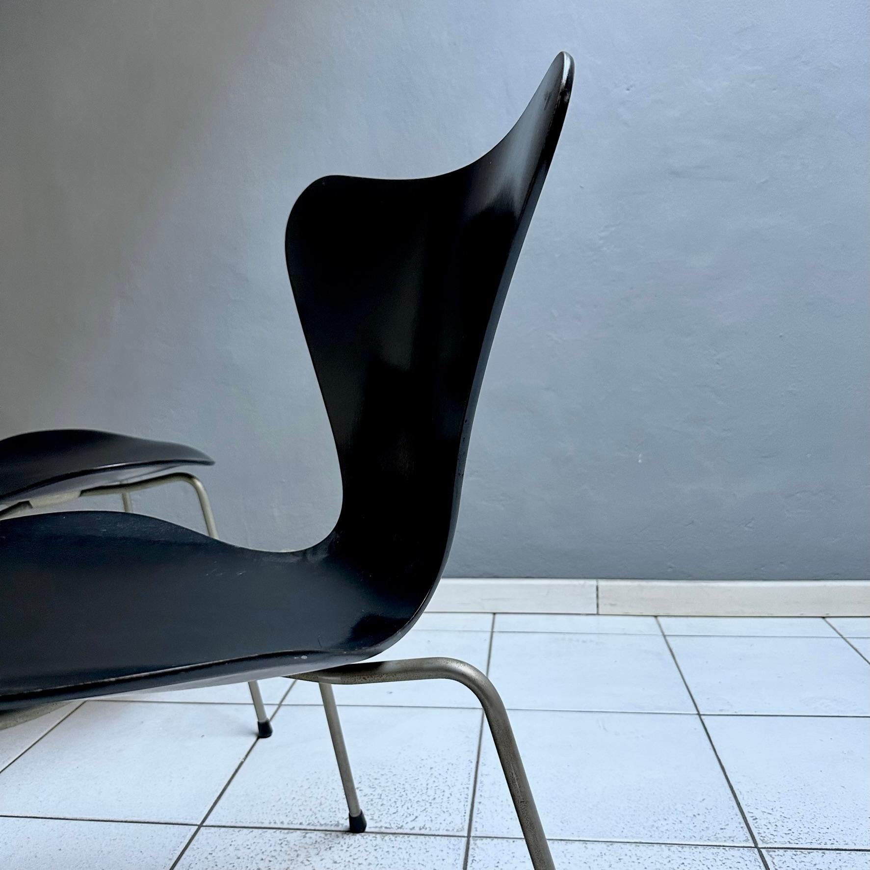 Paar dänische Stühle mod. 3107 von Arne Jacobsen für Fritz Hansen, 1970 (Ende des 20. Jahrhunderts) im Angebot