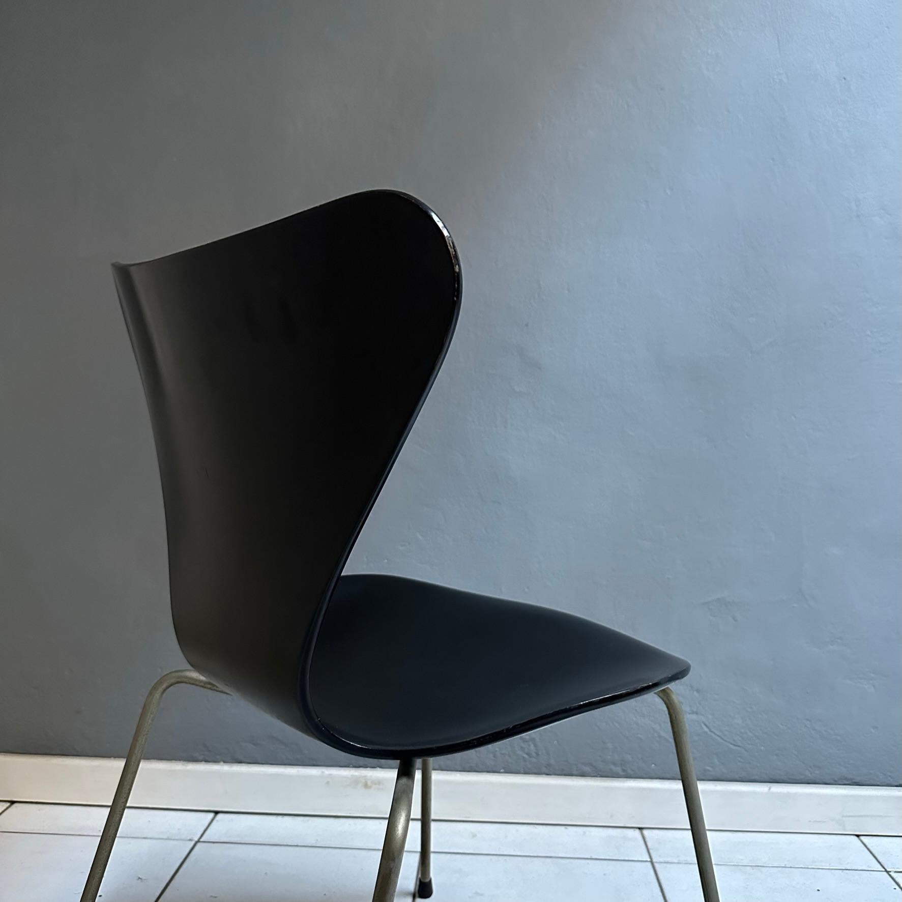 Pair of danish chairs mod. 3107 by Arne Jacobsen for Fritz Hansen, 1970 For Sale 2