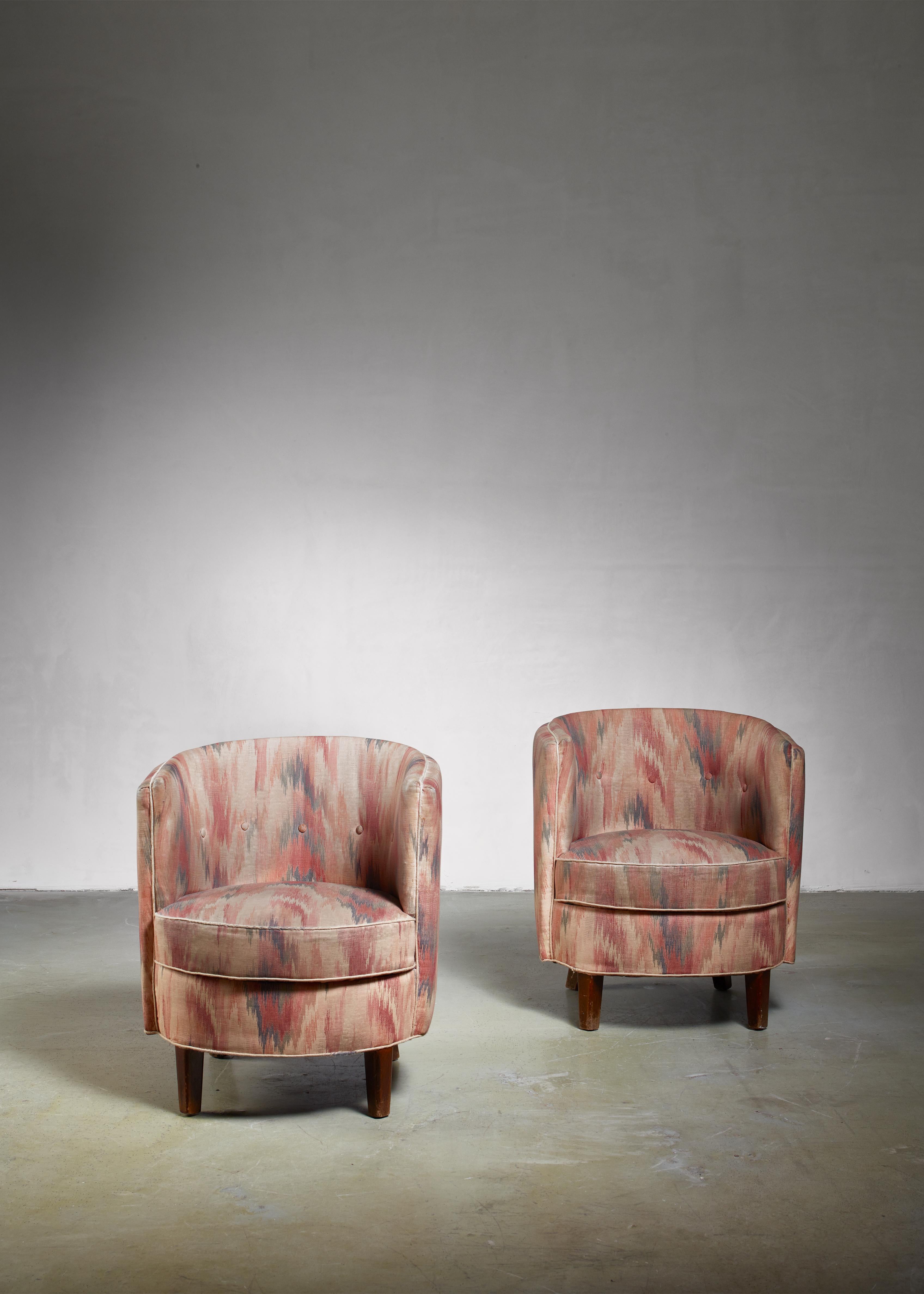 Mid-20th Century Pair of Danish Club Chairs, 1940s For Sale