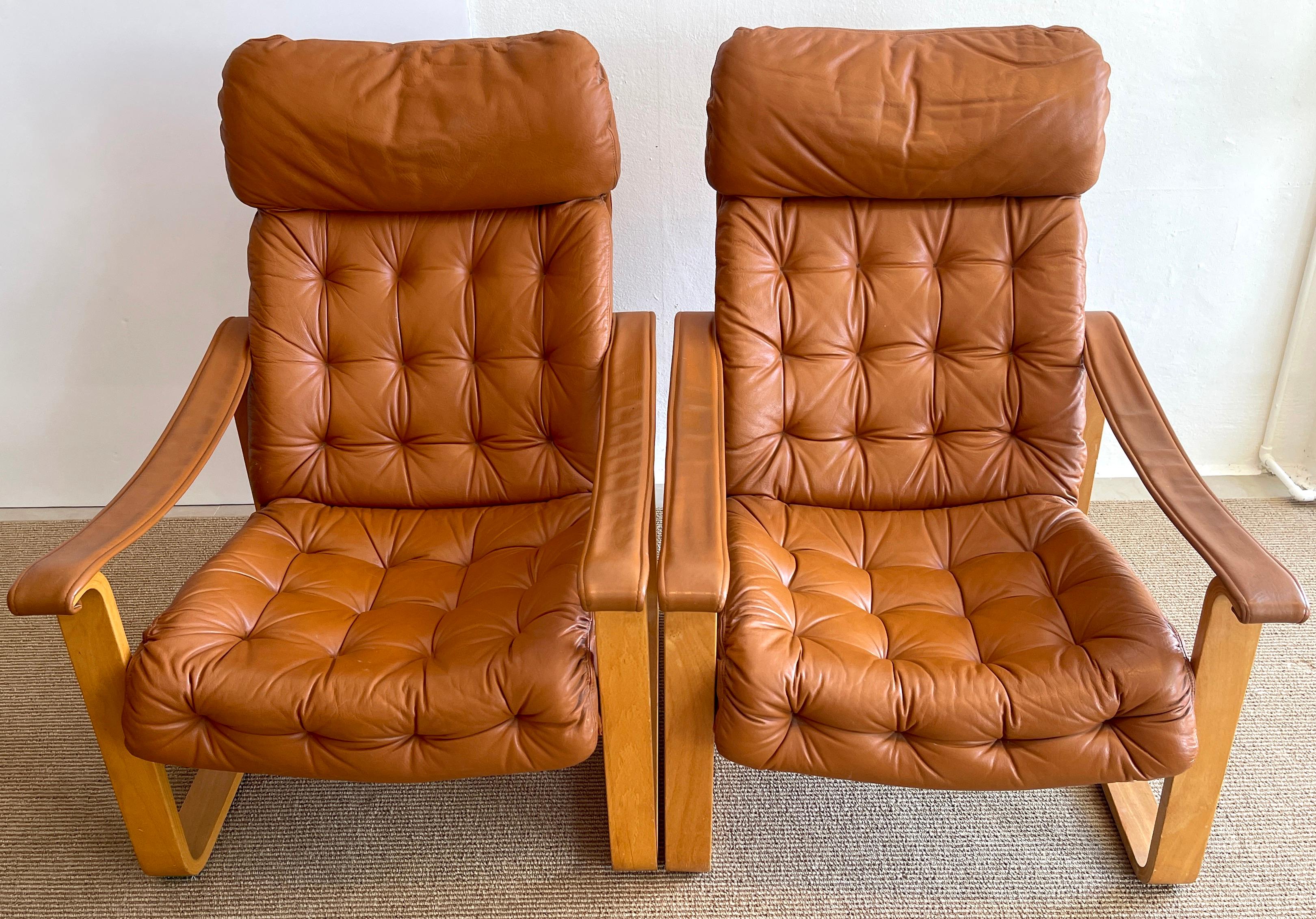 Pair of Danish Cognac Leather Club Chairs, circa 1960s In Good Condition In West Palm Beach, FL