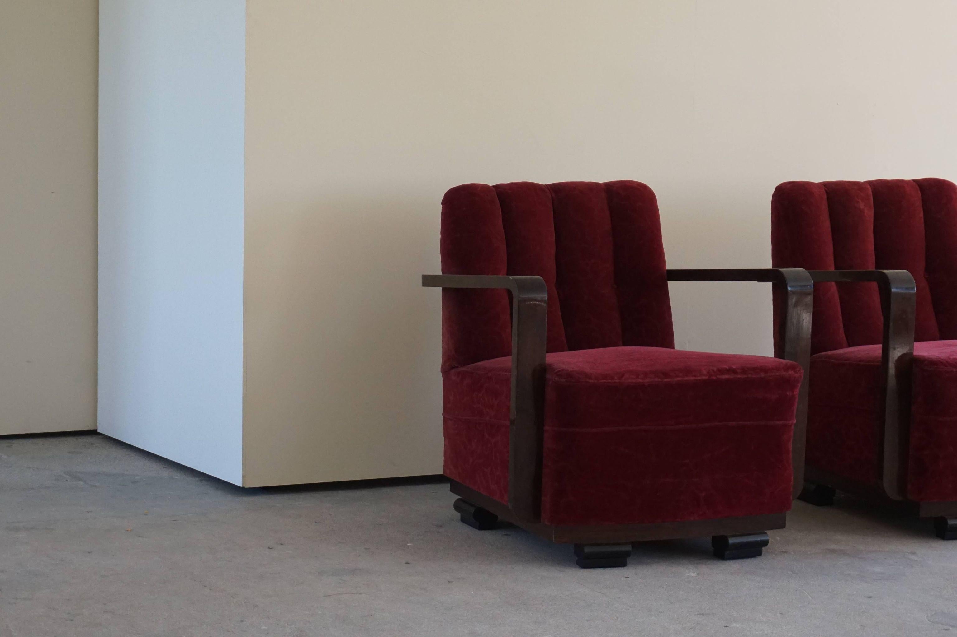 Pair of Danish Curved Art Deco Lounge Chairs, Armrest in Stained Beech, 1930s 6