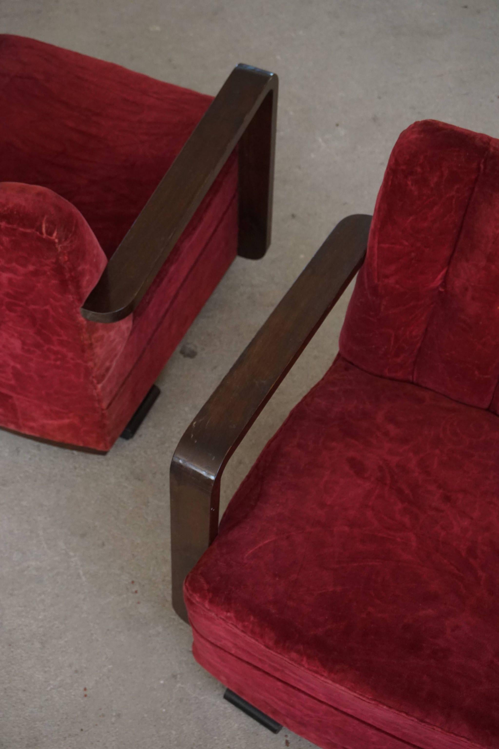 Pair of Danish Curved Art Deco Lounge Chairs, Armrest in Stained Beech, 1930s In Good Condition In Odense, DK