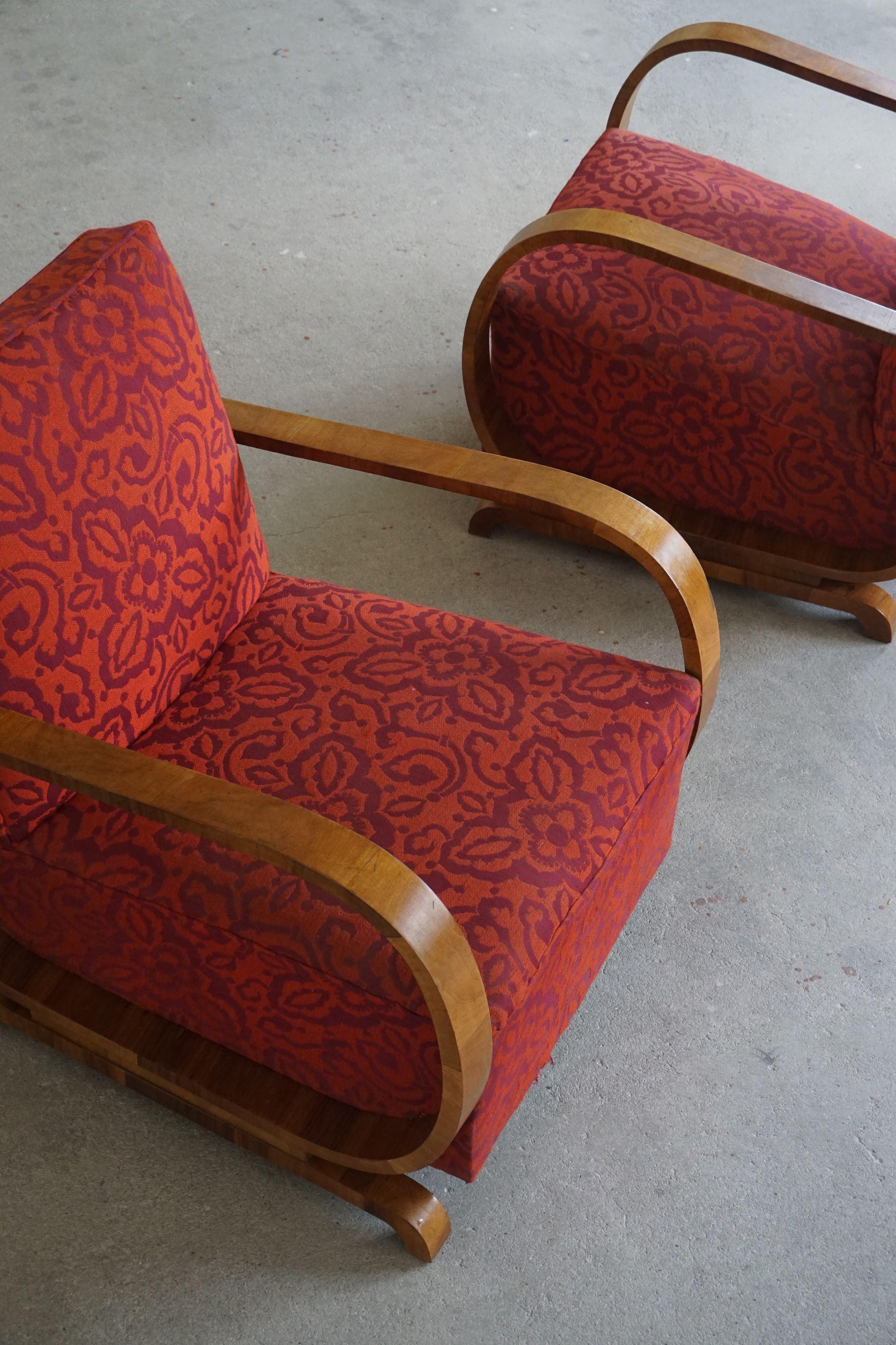 Pair of Danish Curved Art Deco Lounge Chairs, Armrest in Walnut, 1930s 1
