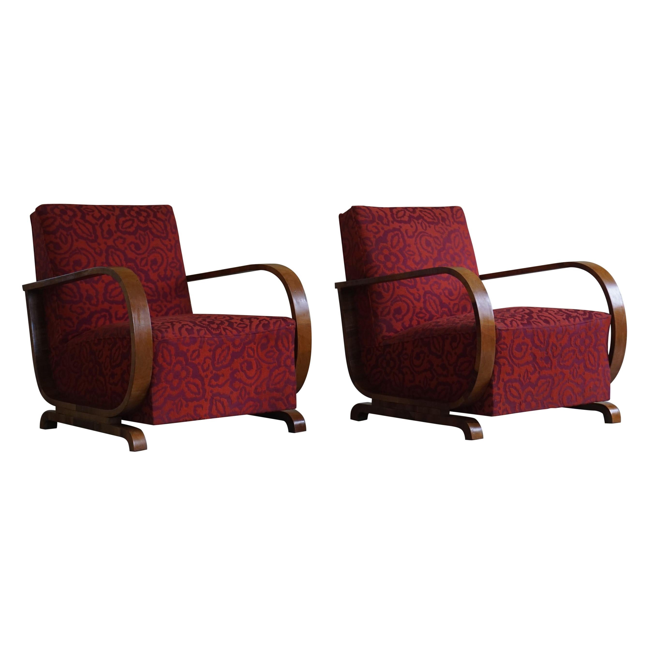 Pair of Danish Curved Art Deco Lounge Chairs, Armrest in Walnut, 1930s