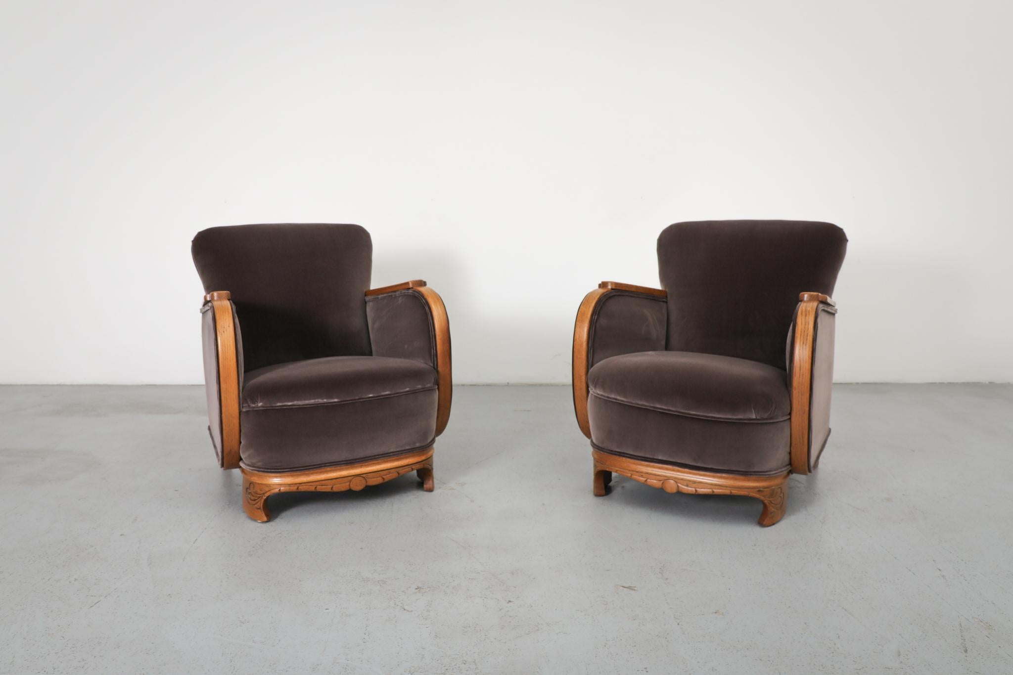 Velours Paire de chaises longues en velours café de style déco danois en vente