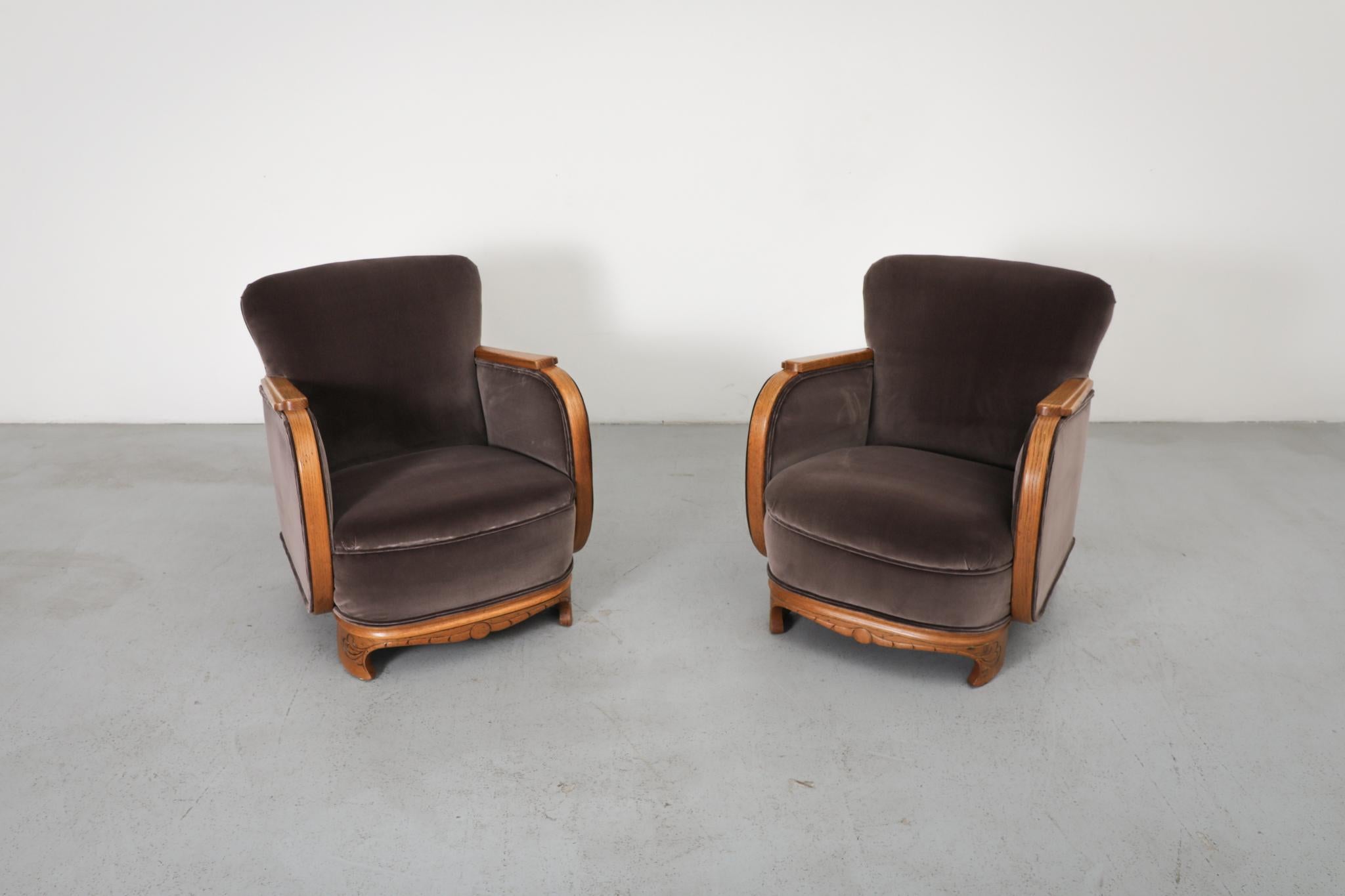 Paire de chaises longues en velours café de style déco danois en vente 1
