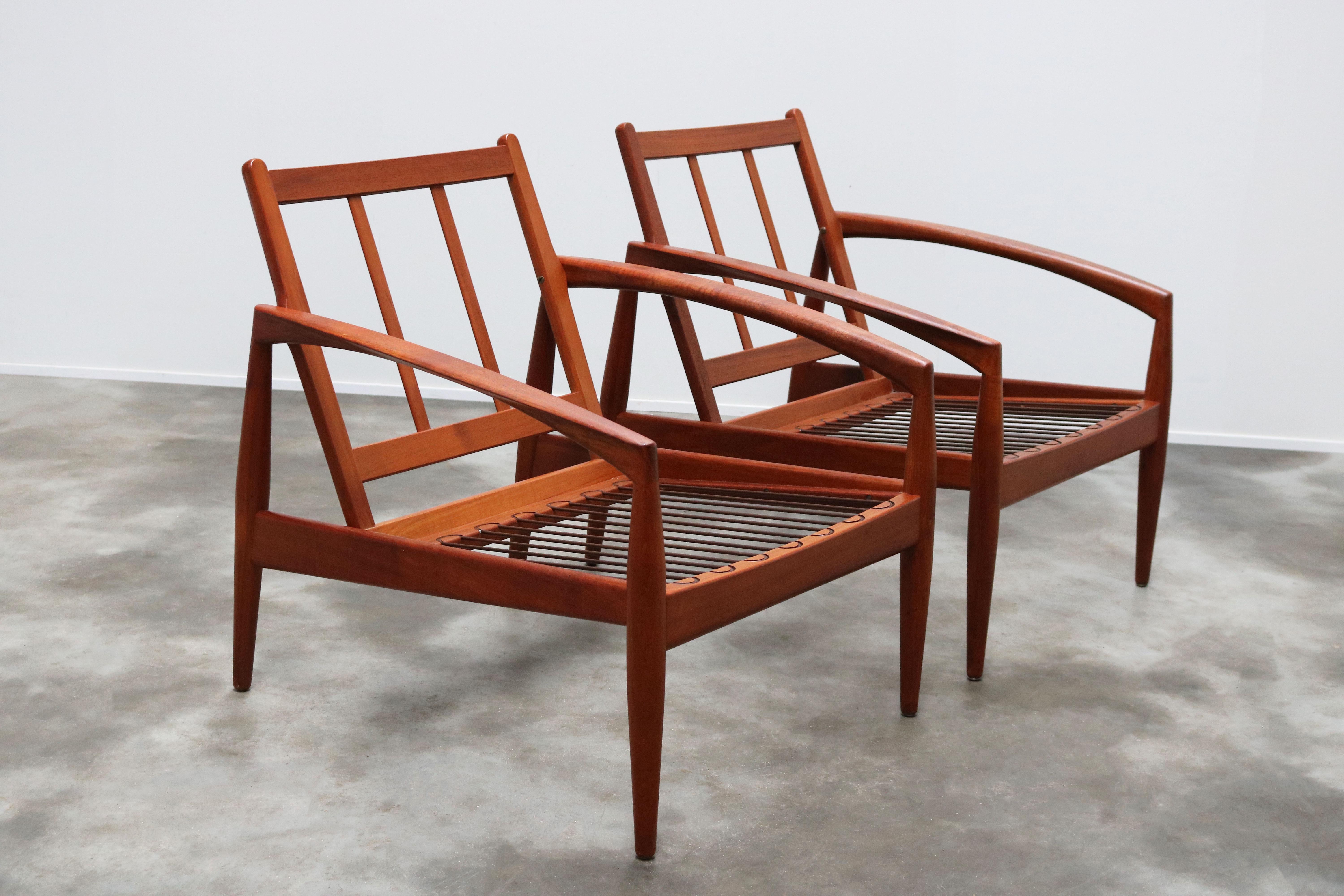 Paire de chaises longues en papier design danois par Kai Kristiansen en teck noir en vente 5