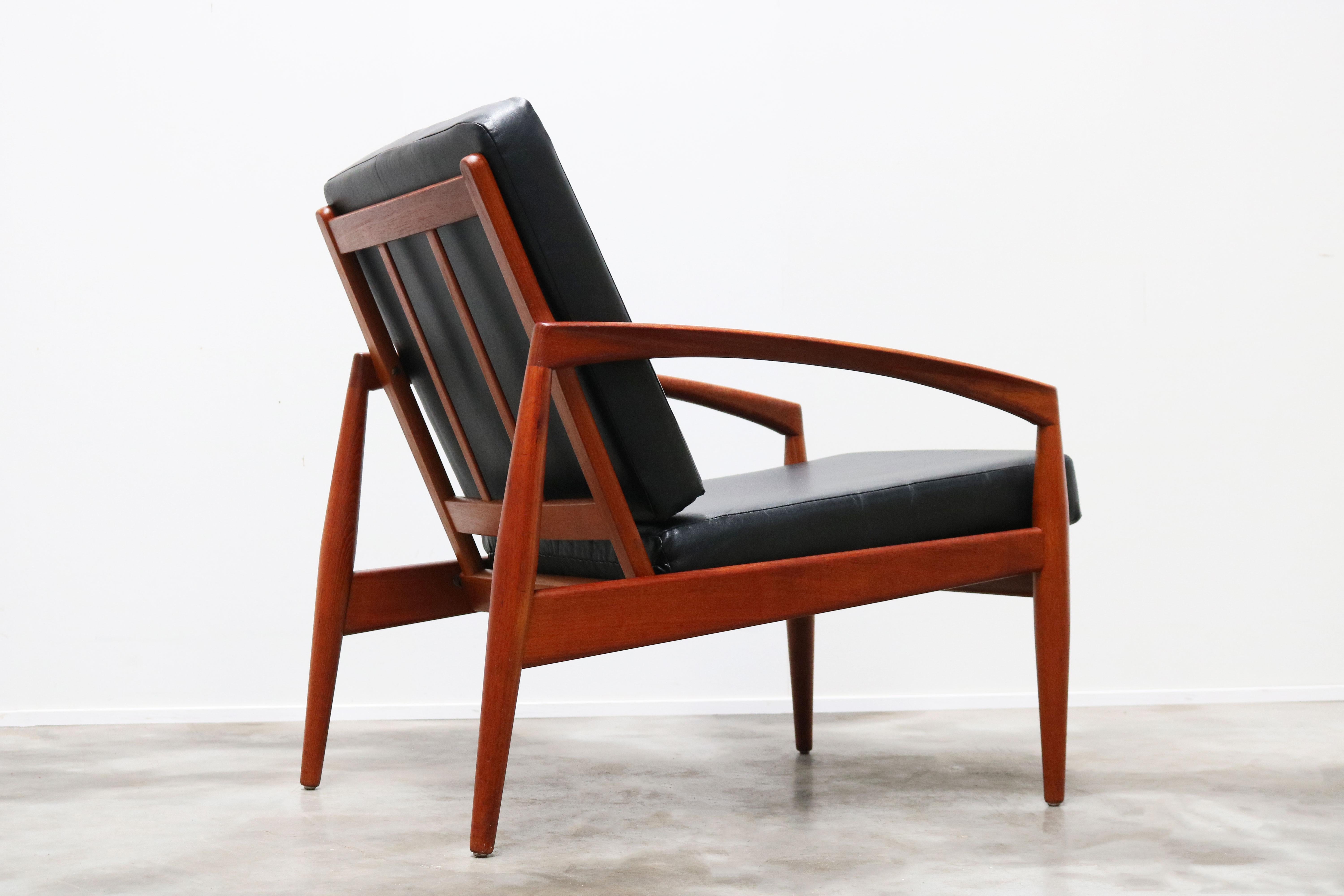 Mid-Century Modern Paire de chaises longues en papier design danois par Kai Kristiansen en teck noir en vente
