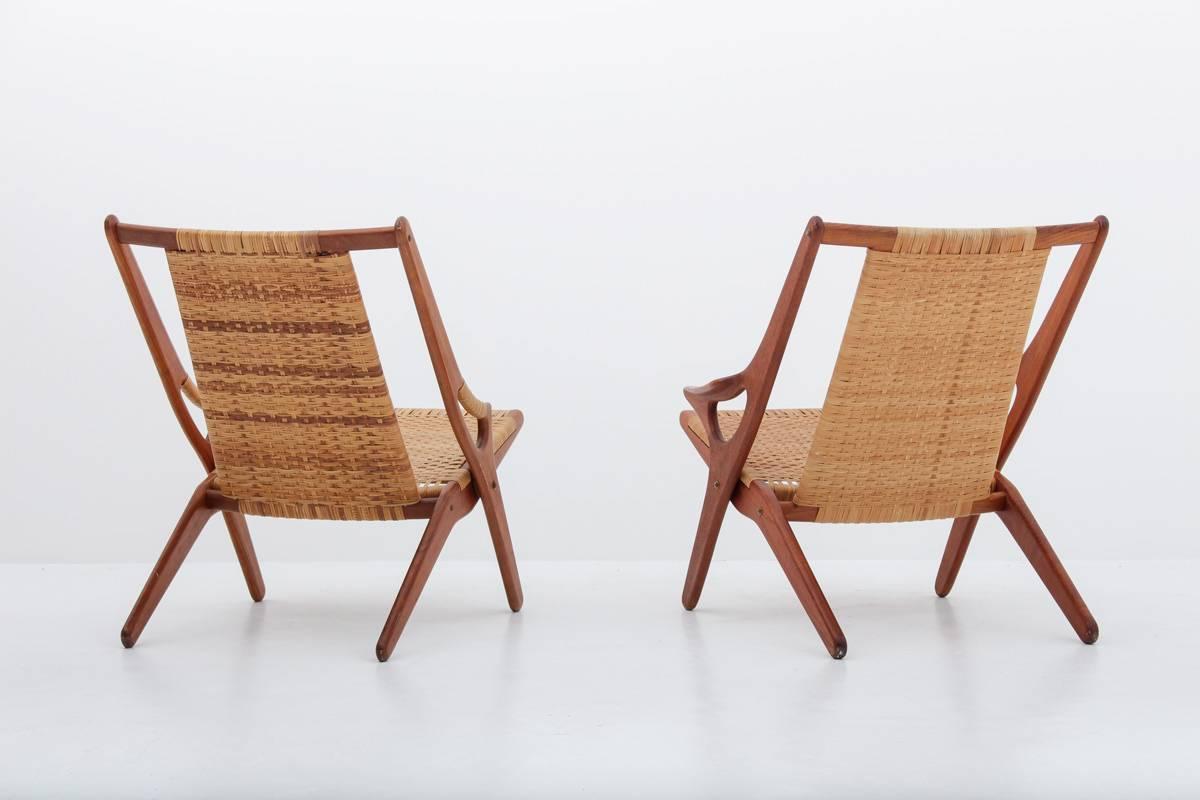 Mid-Century Modern Pair of Danish Easy Chairs by Arne Hovmand-Olsen, Model 300