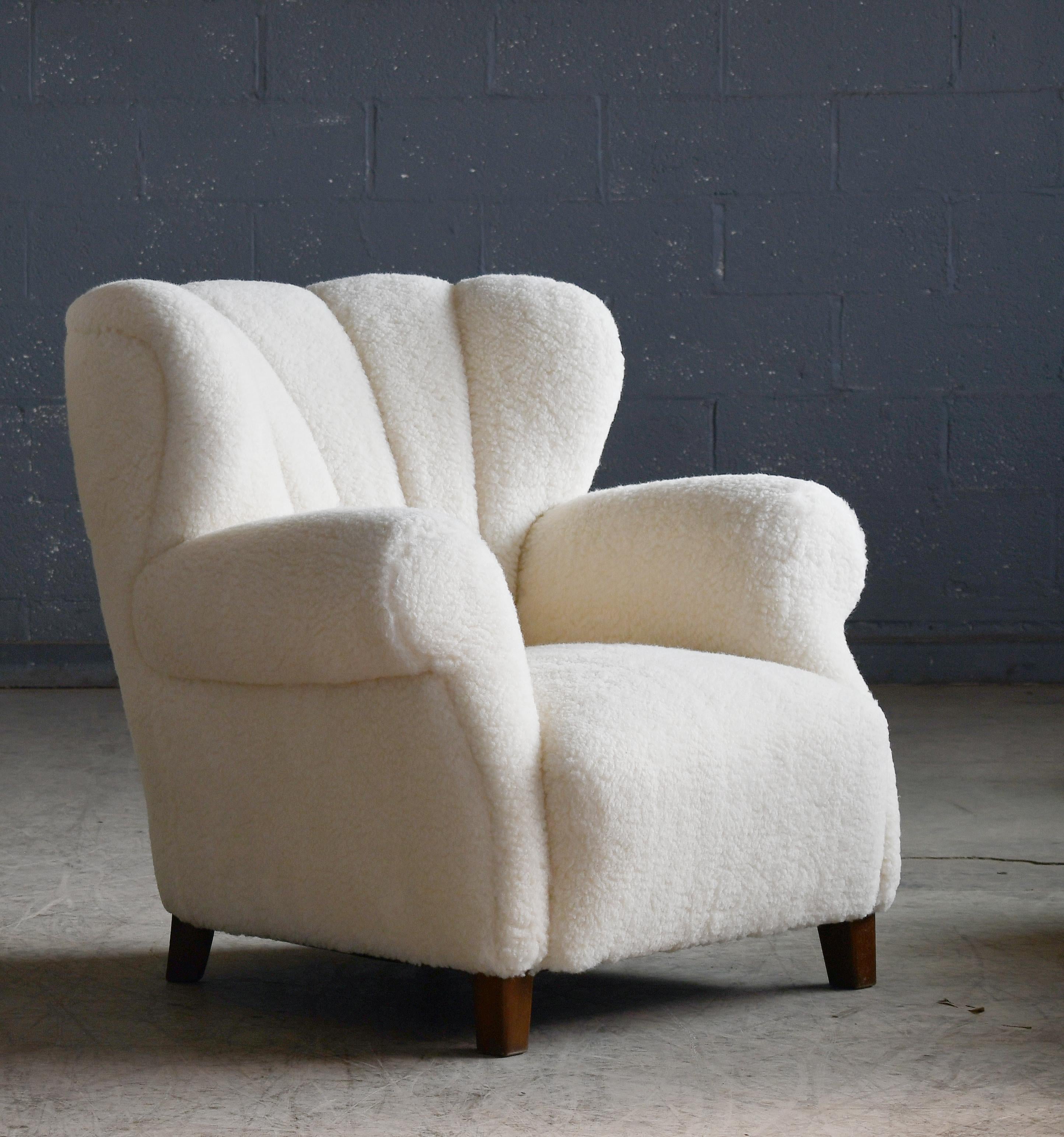Pair of Danish Fritz Hansen Large Channel Back Club Chair in Lambswool, 1940's In Good Condition In Bridgeport, CT