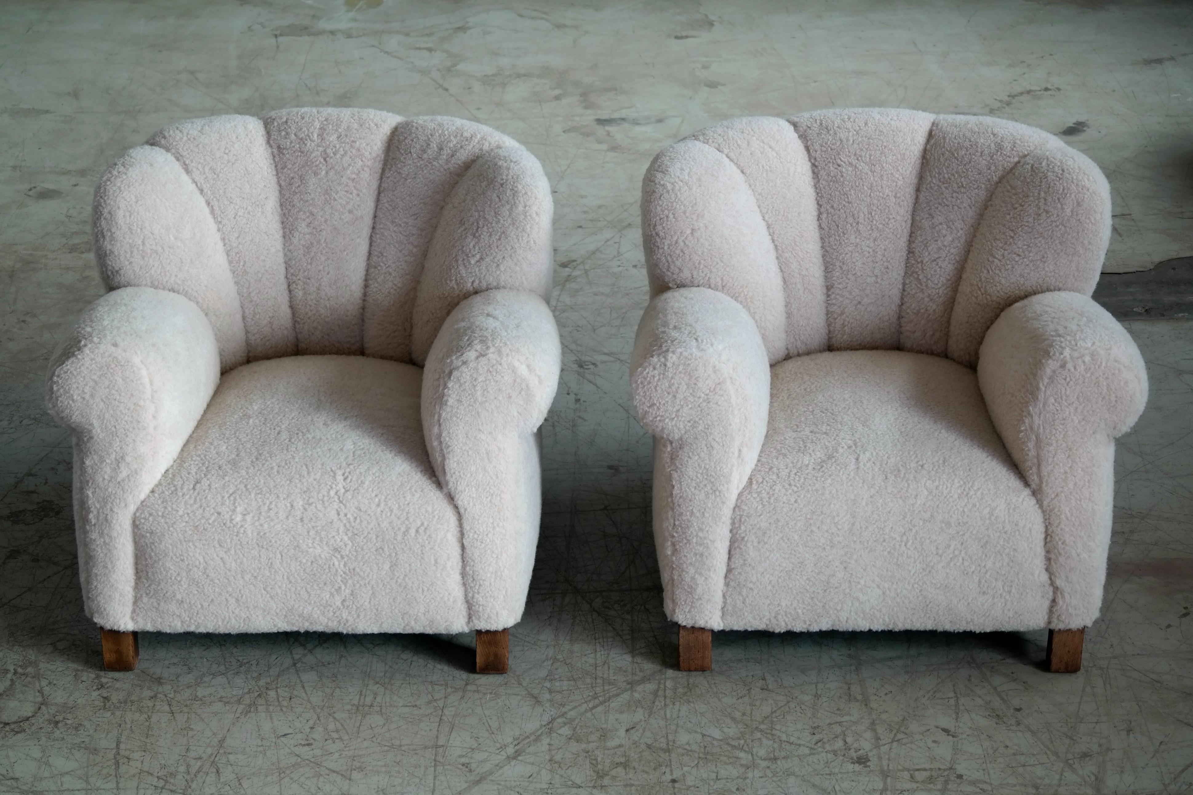 Mid-20th Century Pair of Danish Fritz Hansen Model 1518 Large Size Club Chair in Lambswool, 1940s