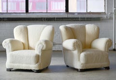 Pair of Danish Fritz Hansen Style Large Size Club Chair in Lambswool 1940s 'v'