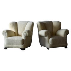 Pair of Danish Fritz Hansen Style Large Size Club Chair in Lambswool 1940s 'v'