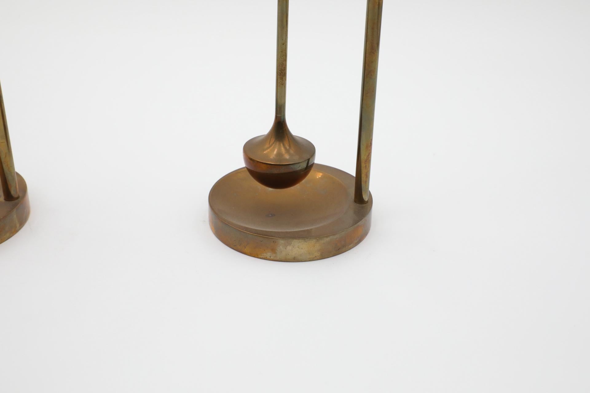 Paire de bougeoirs danois Gyroscopic « Copenhagen » en laiton par Ilse D. Ammonsen en vente 6