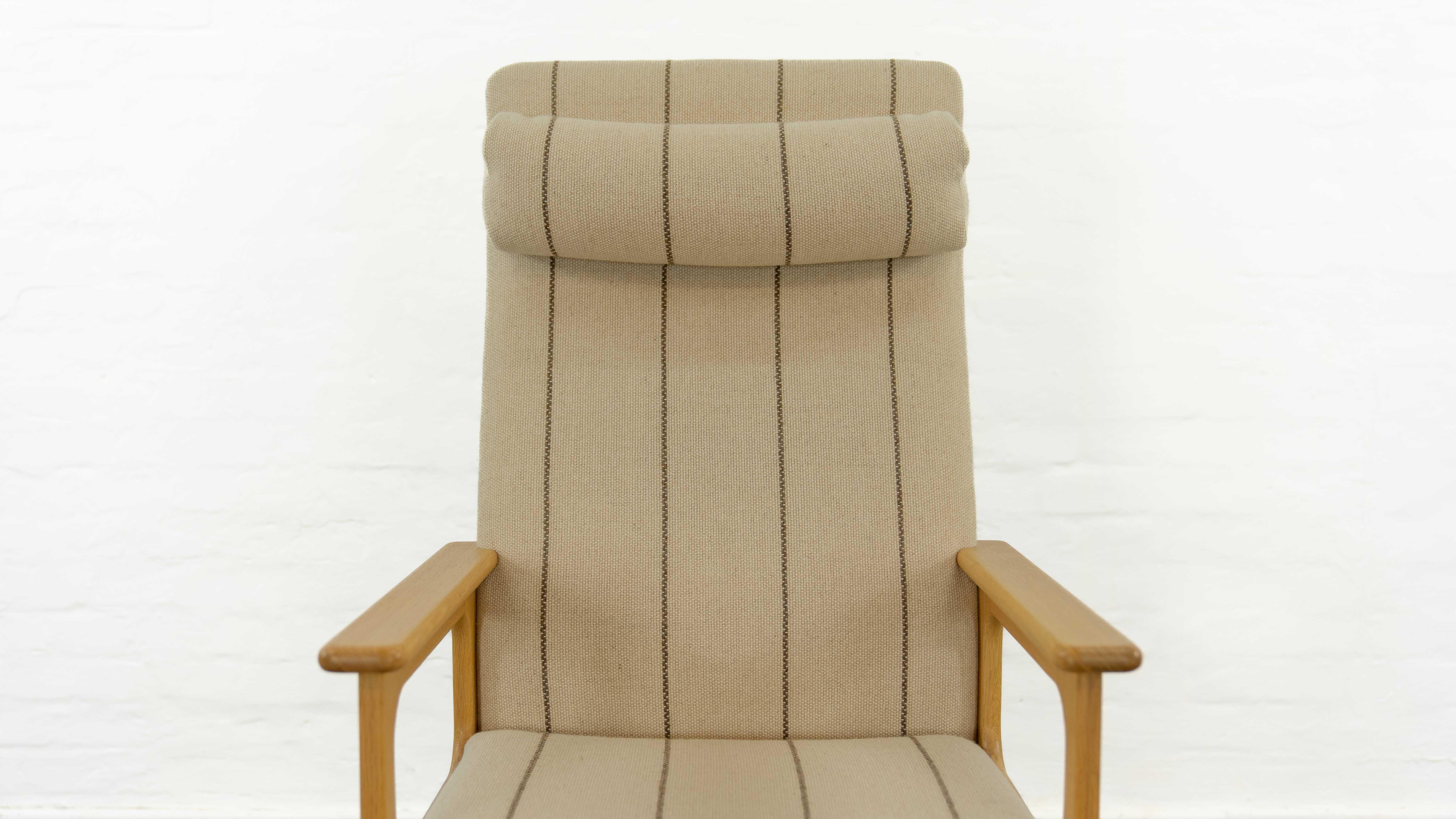 Pair of danish Highback Chairs by Domus Danica in oakwood For Sale 2