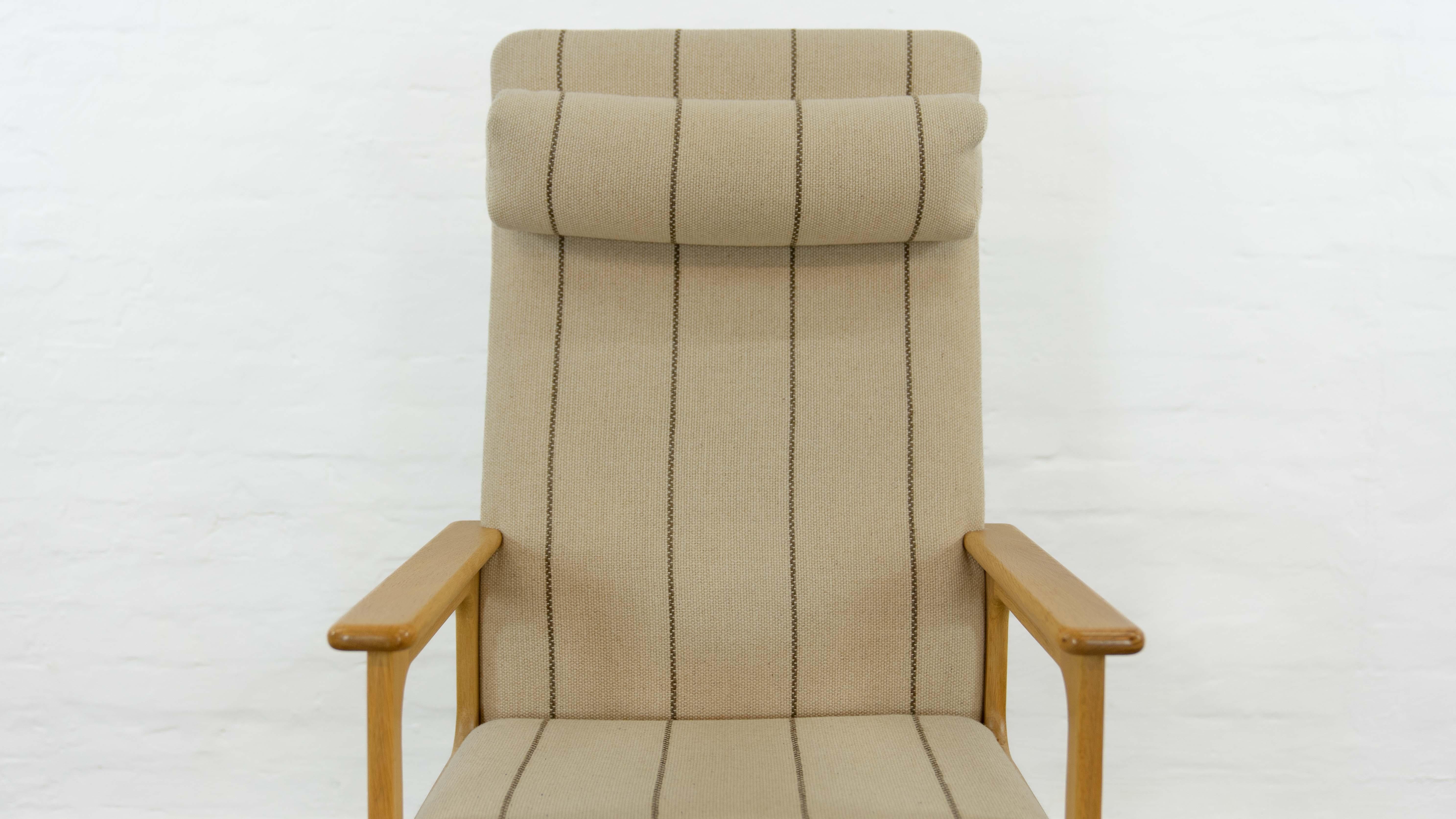 Pair of danish Highback Chairs by Domus Danica in oakwood For Sale 9