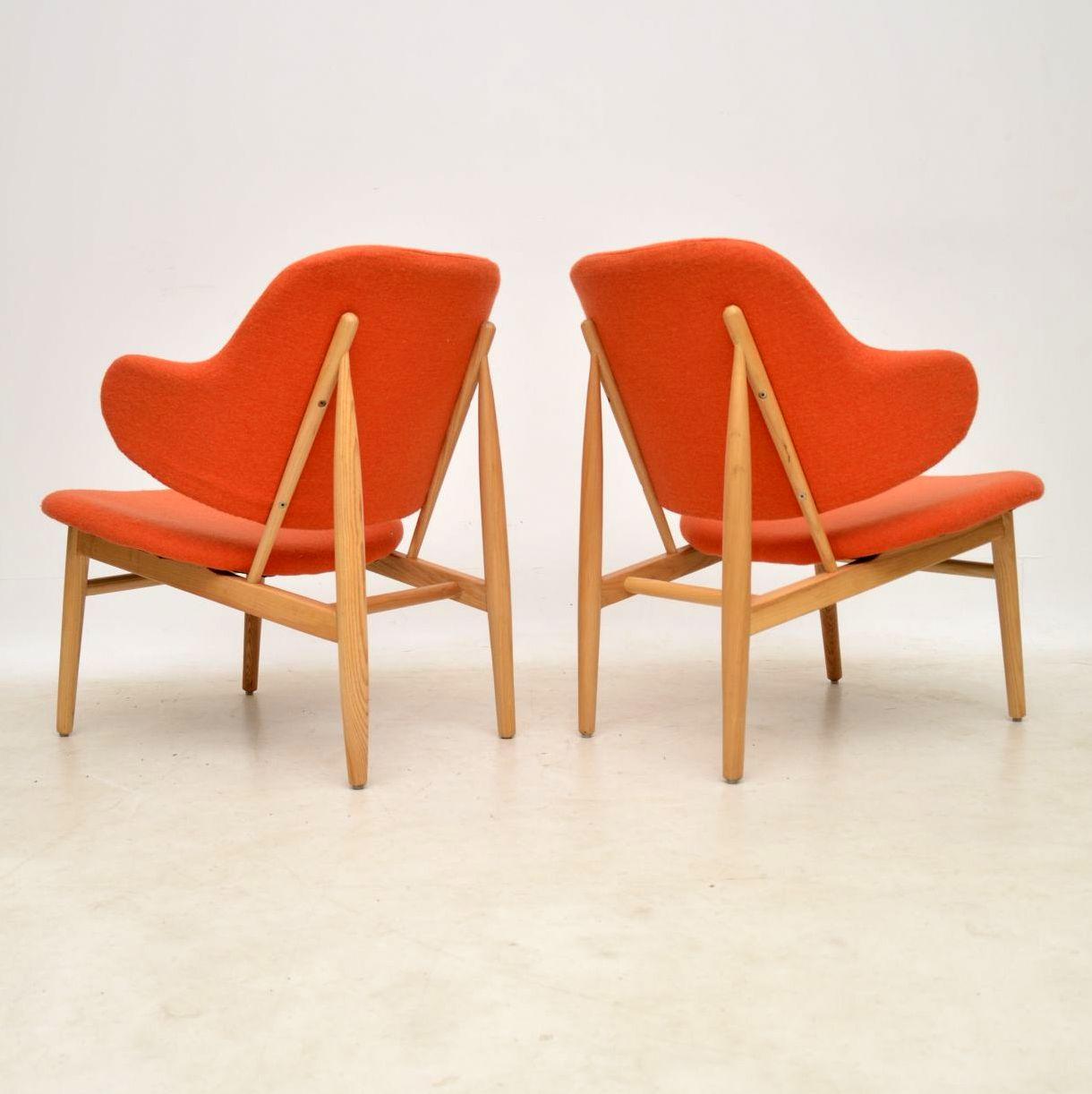 Pair of Danish IB Kofod Larsen Shell Chairs In Excellent Condition In London, GB