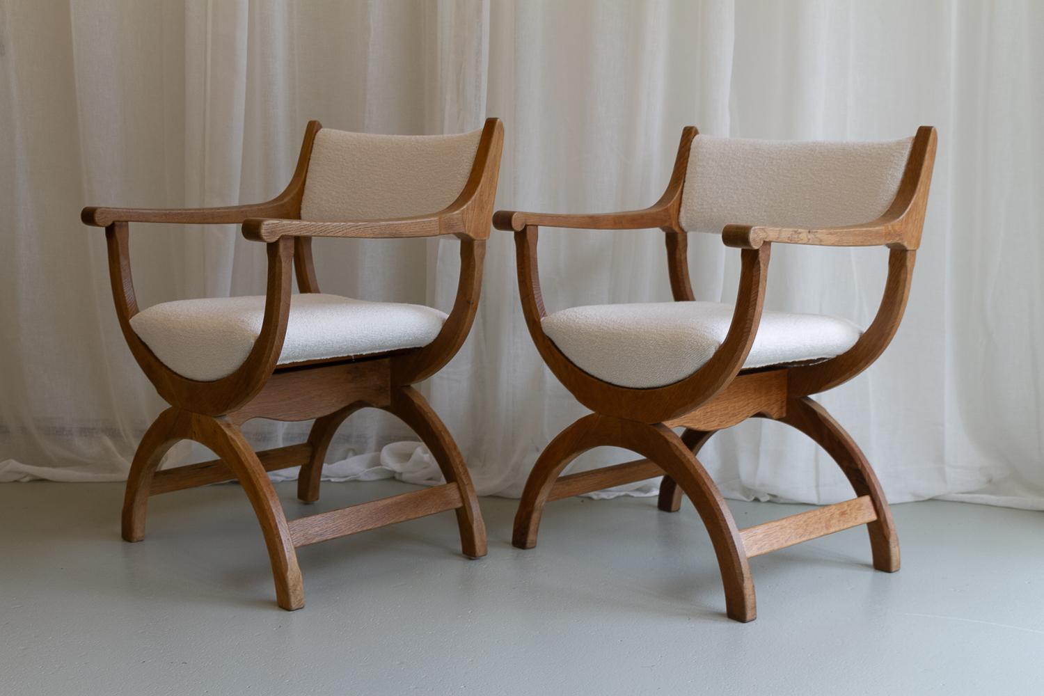 Pair of Danish Kurul Armchairs in Oak and Bouclé by Henning Kjærnulf, 1960s. 3