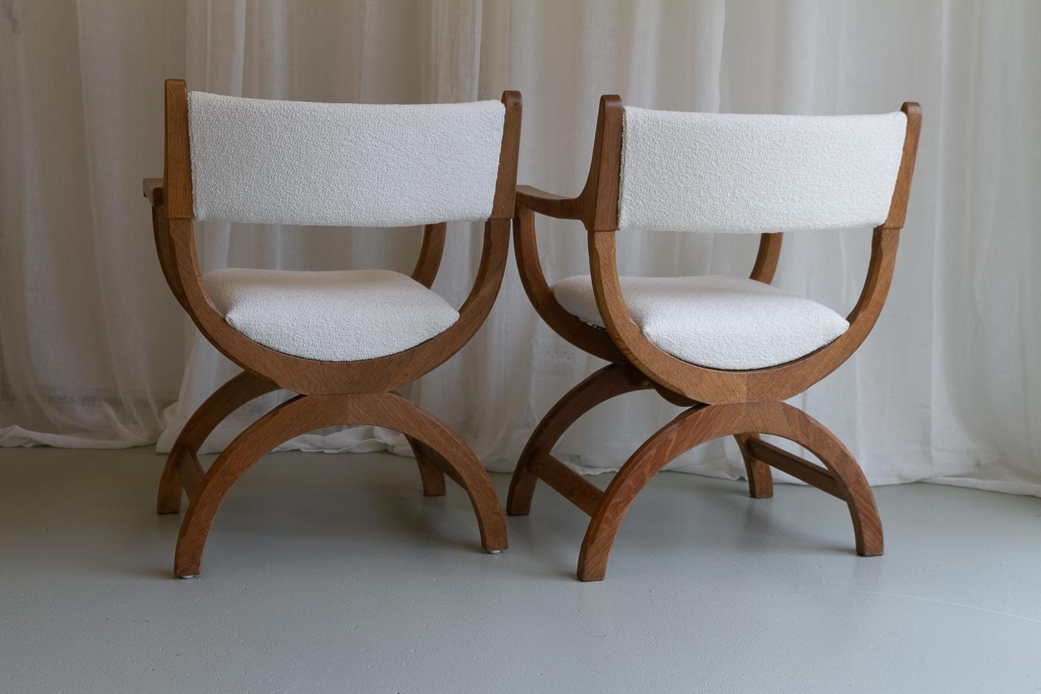 Pair of Danish Kurul Armchairs in Oak and Bouclé by Henning Kjærnulf, 1960s. 4