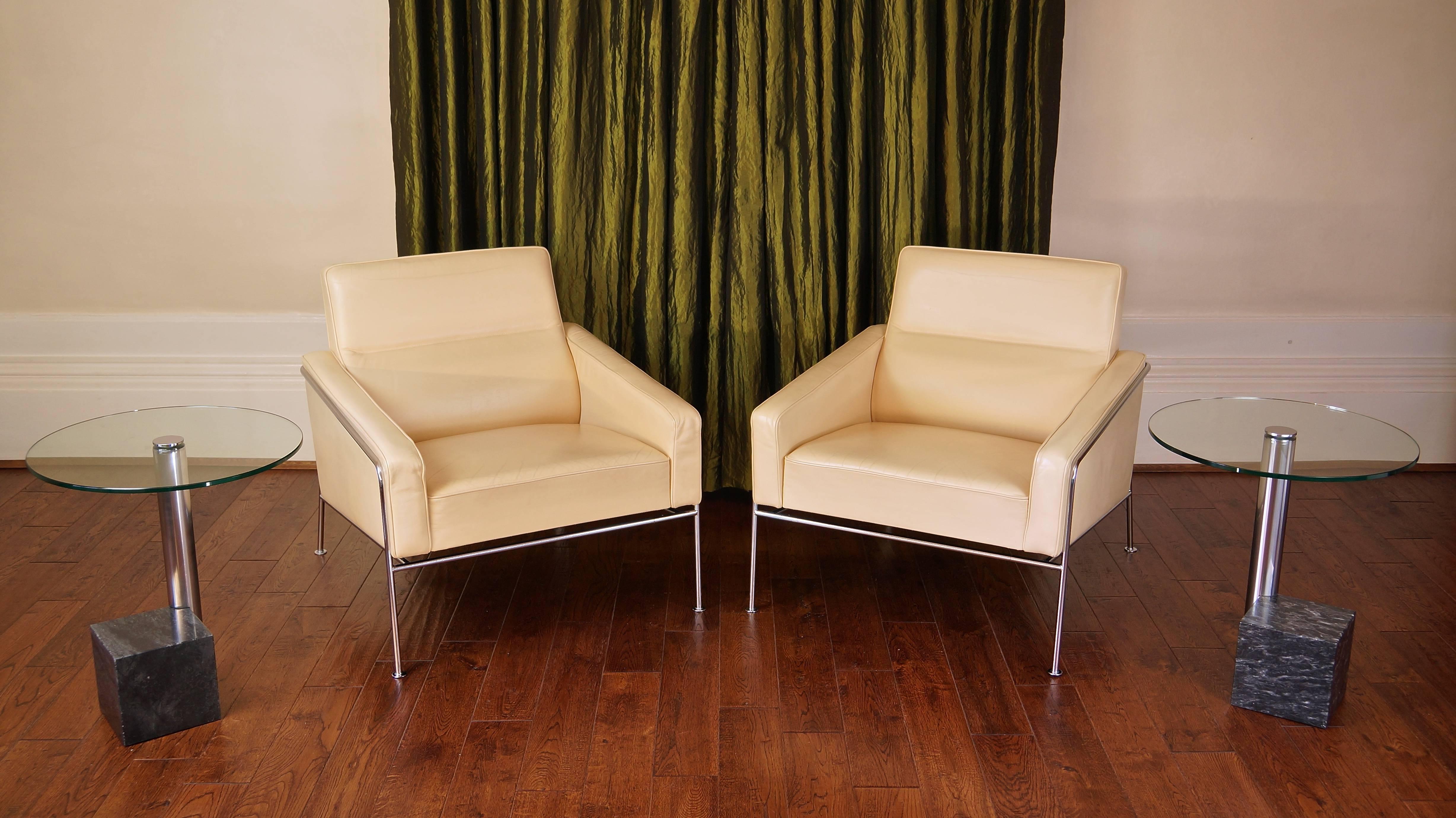 Pair of Danish Leather Arne Jacobsen Series 3300 Lounge Chairs Fritz Hansen 3