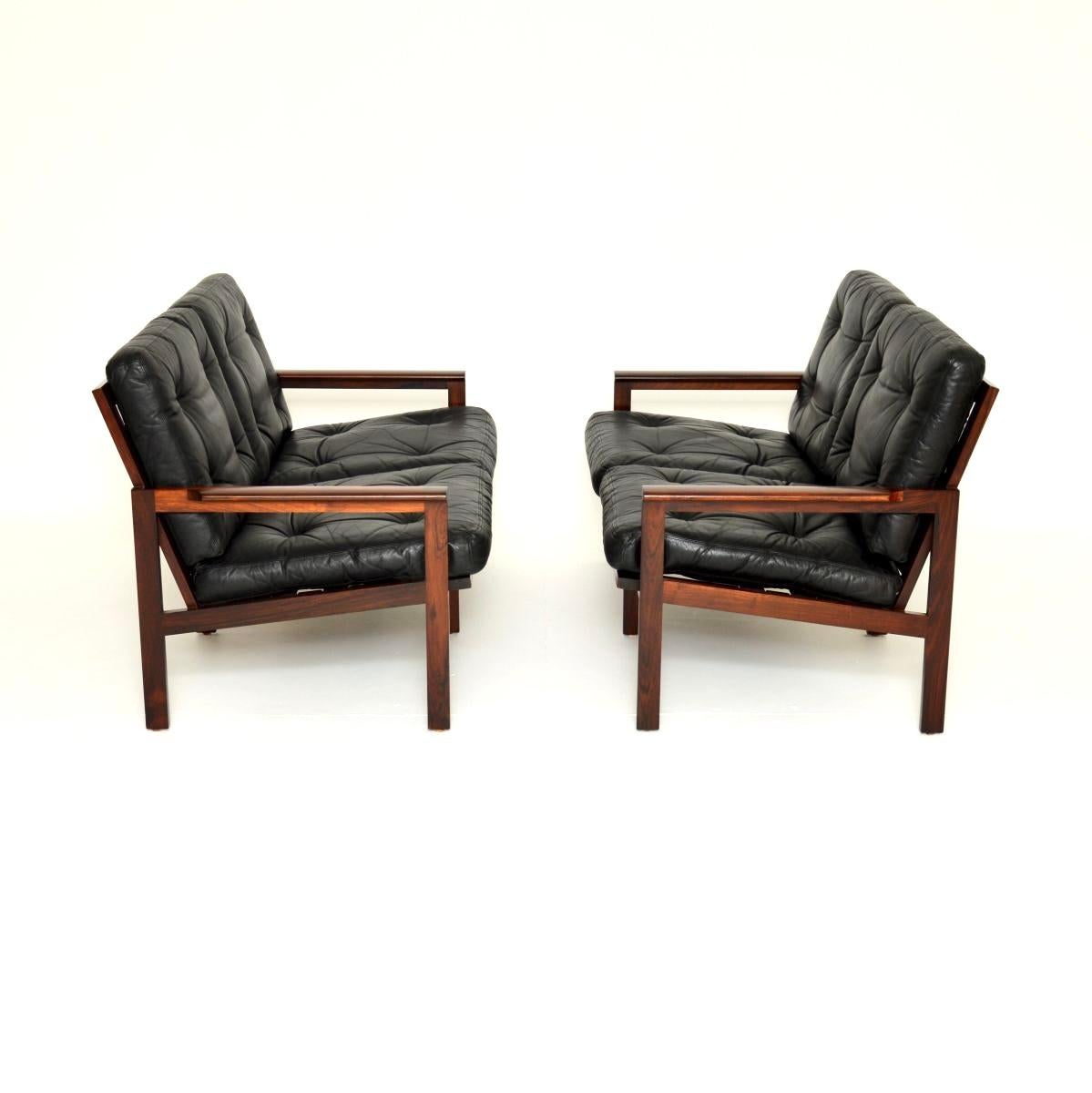 Mid-Century Modern Paire de canapés danois en cuir Capella par Illum Wikkelso en vente