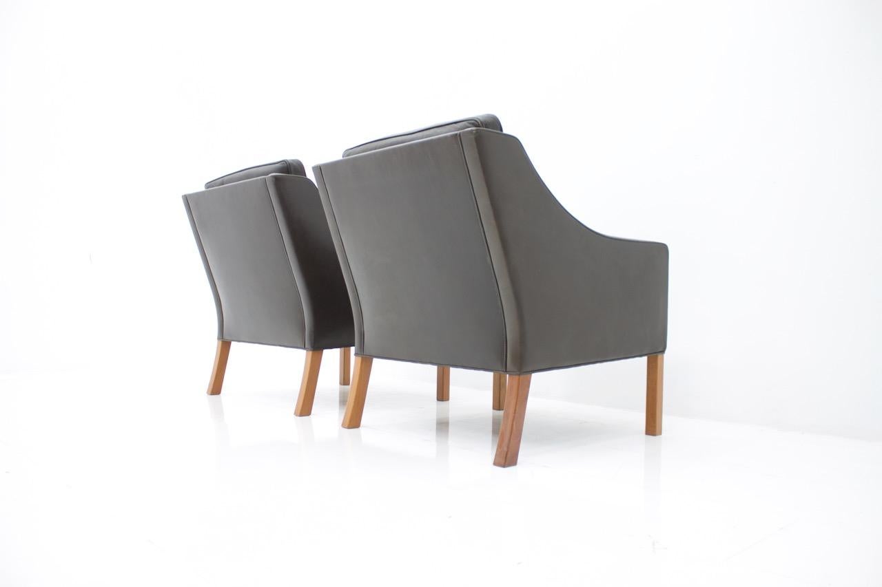 Mid-20th Century Pair of Danish Lounge Chairs by Børge Mogensen in Chocolate Brown Leather, 1960s For Sale