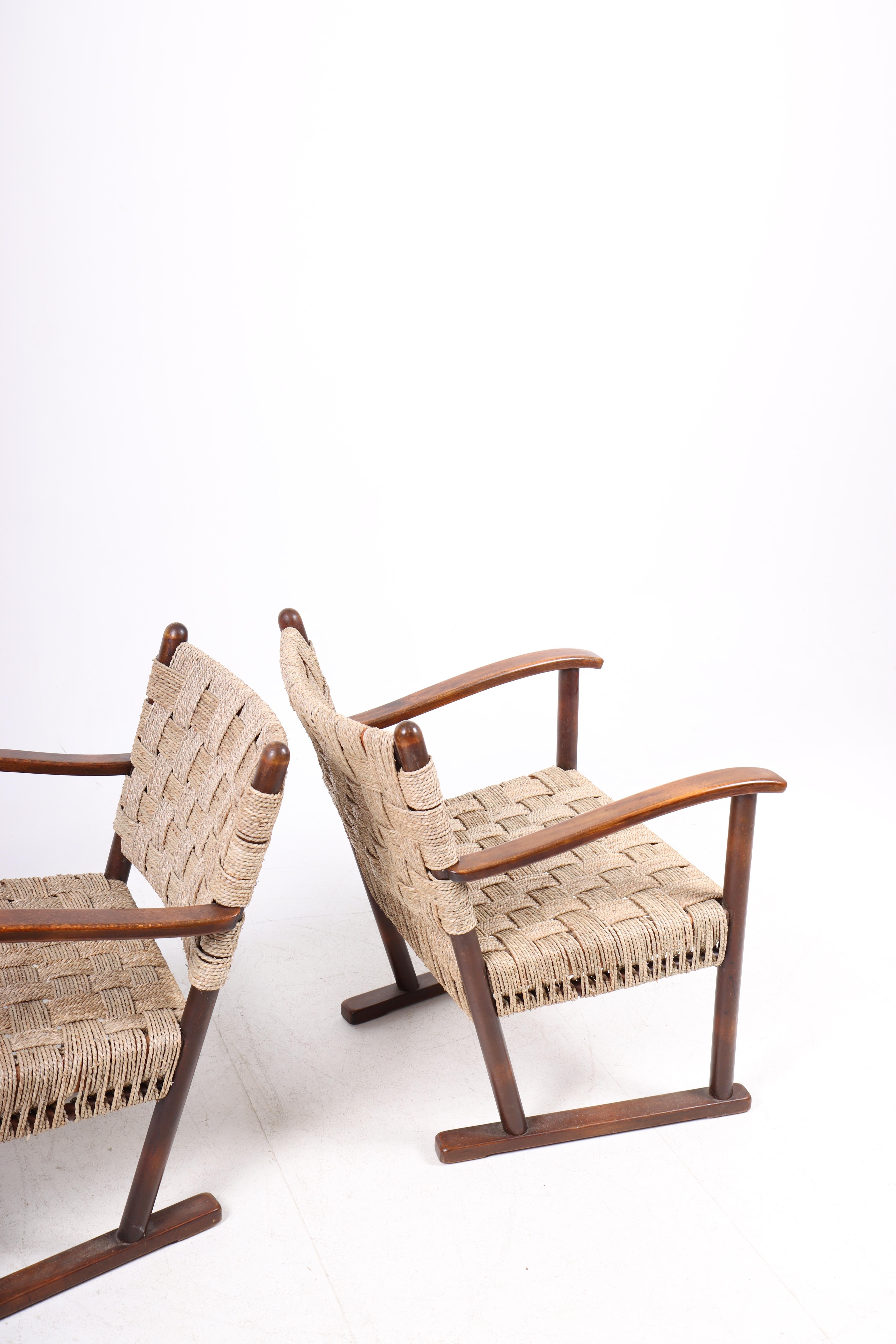 Mid-20th Century Pair of Danish Lounge Chairs by Fritz Hansen, 1940s